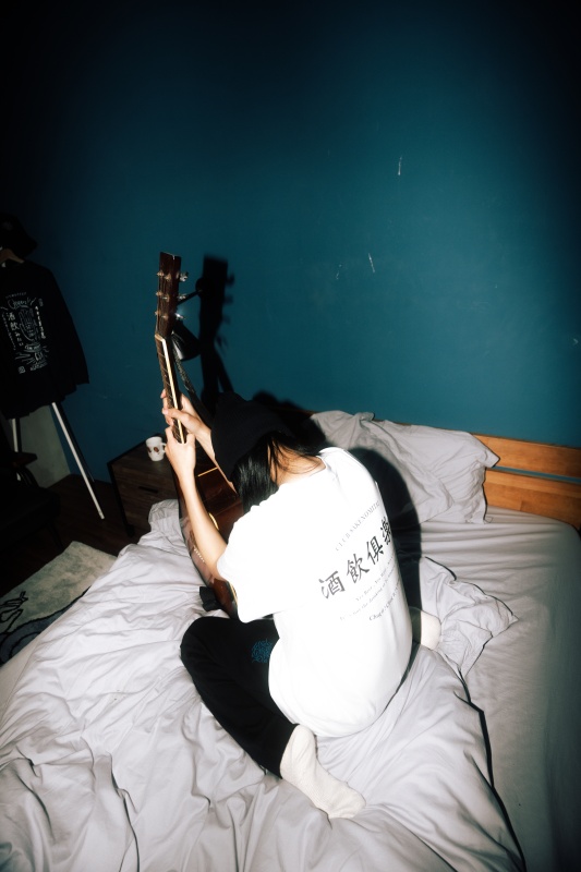 台日人氣街頭服飾再攜手！酒飲俱樂部 x less Taiwan 全新聯名系列登場！