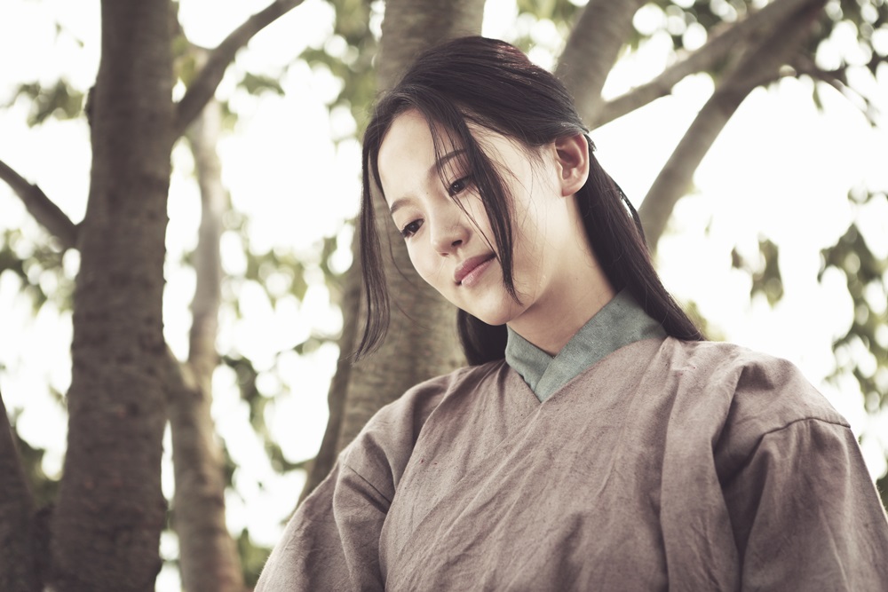 一脫成名！盤點 5 位曾出演「成人系電影」韓國女星，金高銀、金泰梨...都是影后級人物！