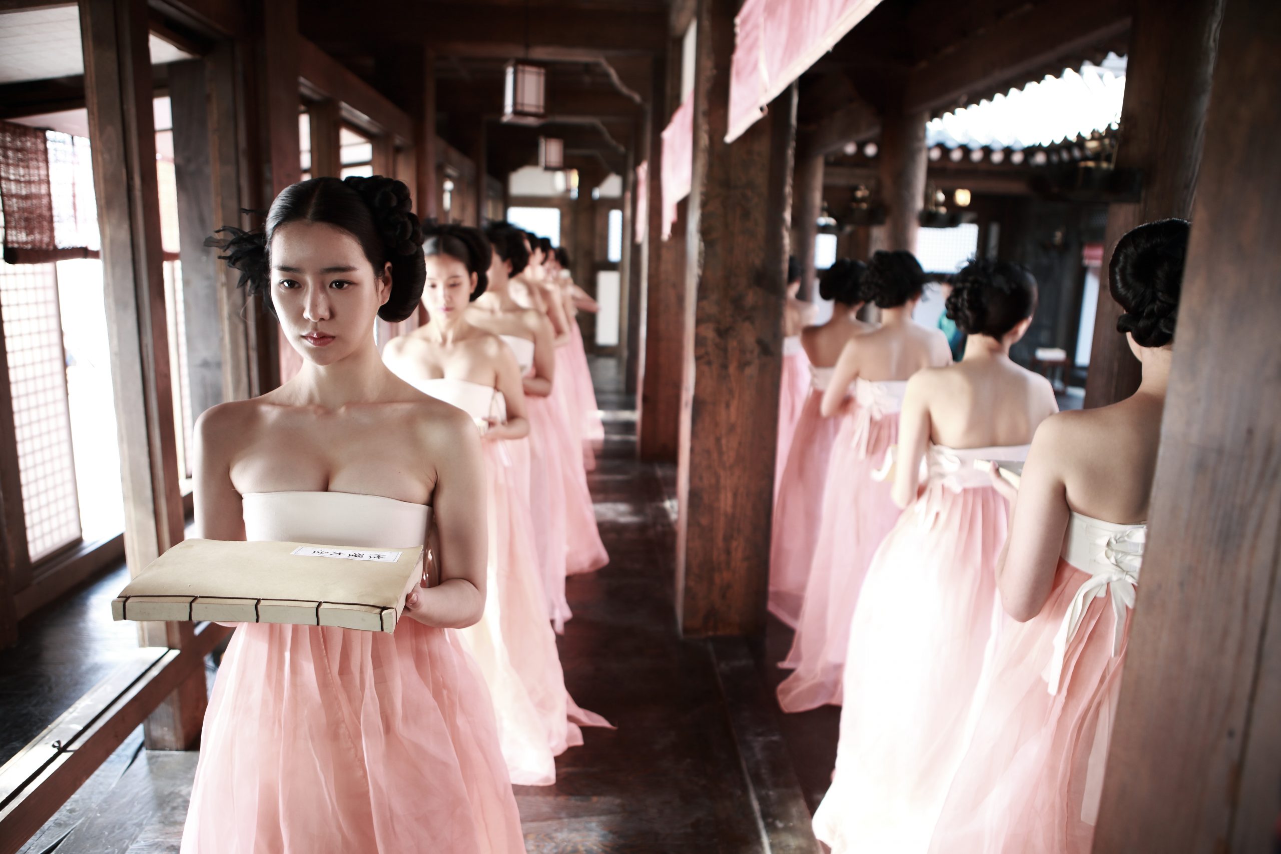 一脫成名！盤點 5 位曾出演「成人系電影」韓國女星，金高銀、金泰梨...都是影后級人物！