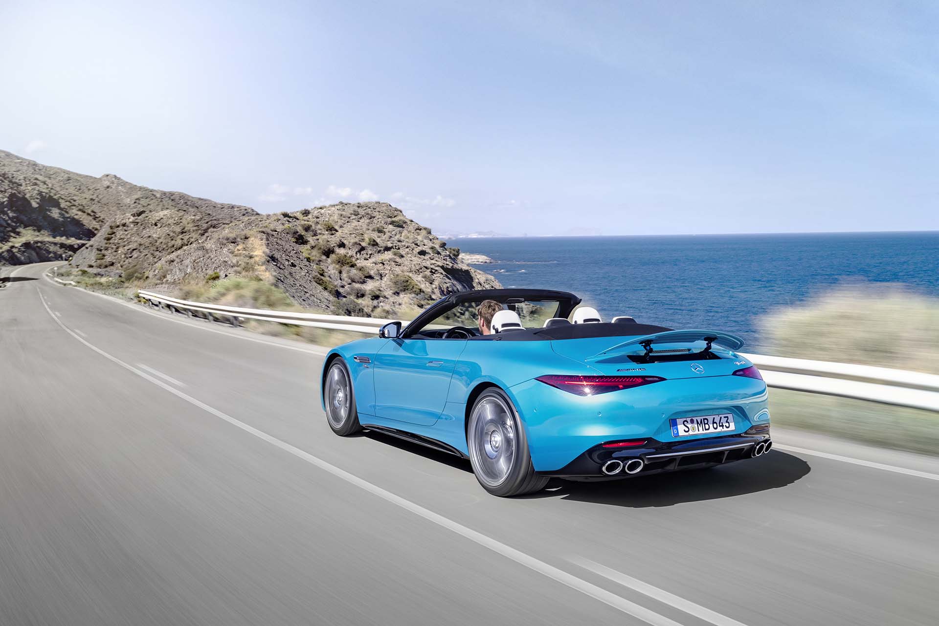 正宗「運動輕量」跑車！Mercedes-AMG 追加 SL 43 入門車型