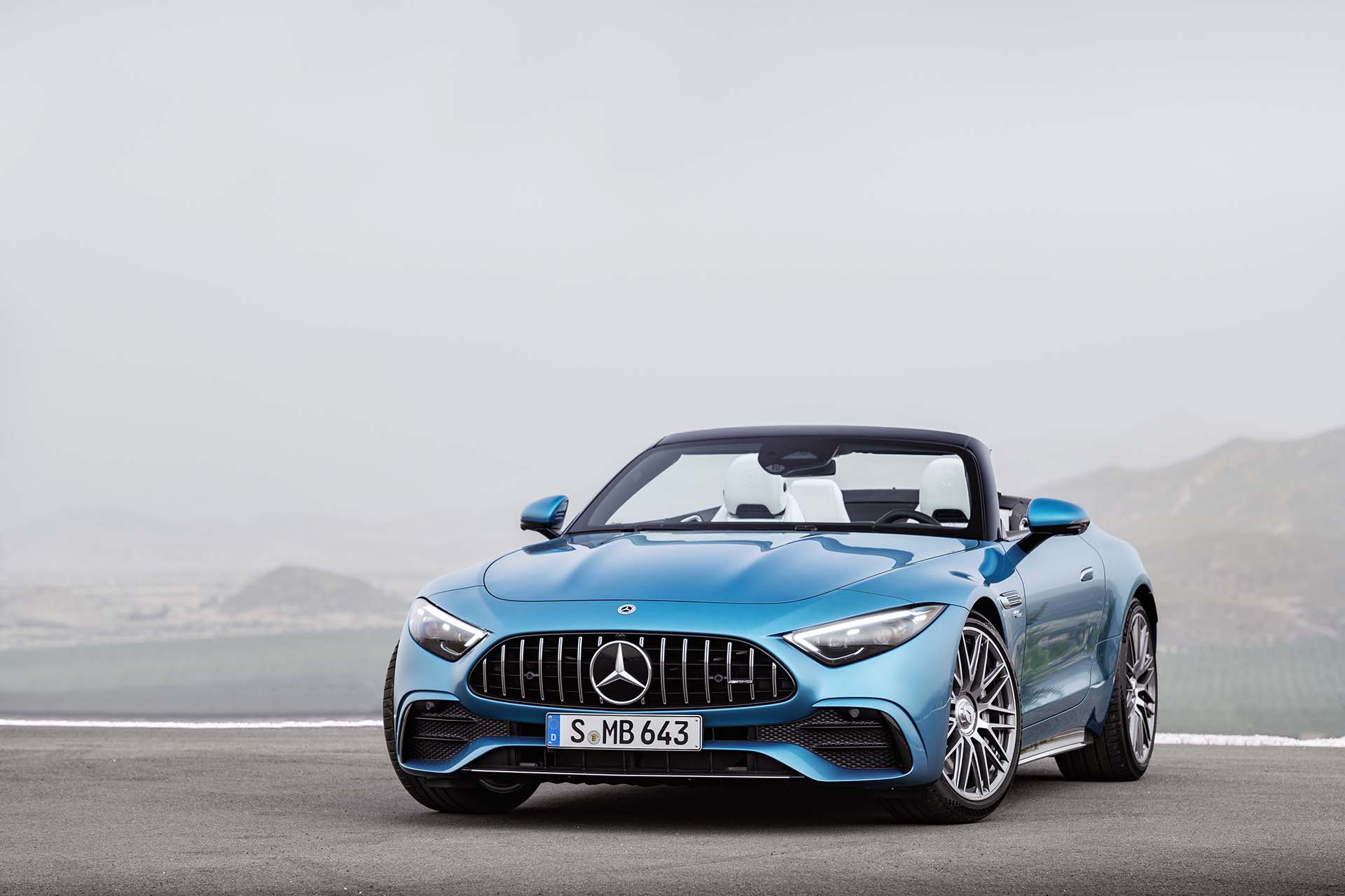 正宗「運動輕量」跑車！Mercedes-AMG 追加 SL 43 入門車型