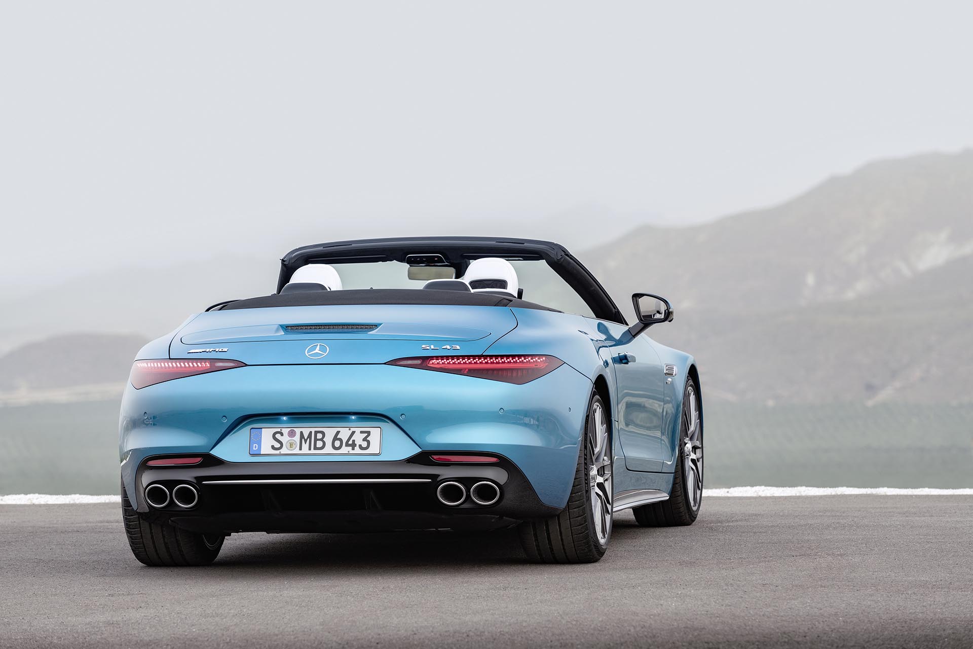 正宗「運動輕量」跑車！Mercedes-AMG 追加 SL 43 入門車型