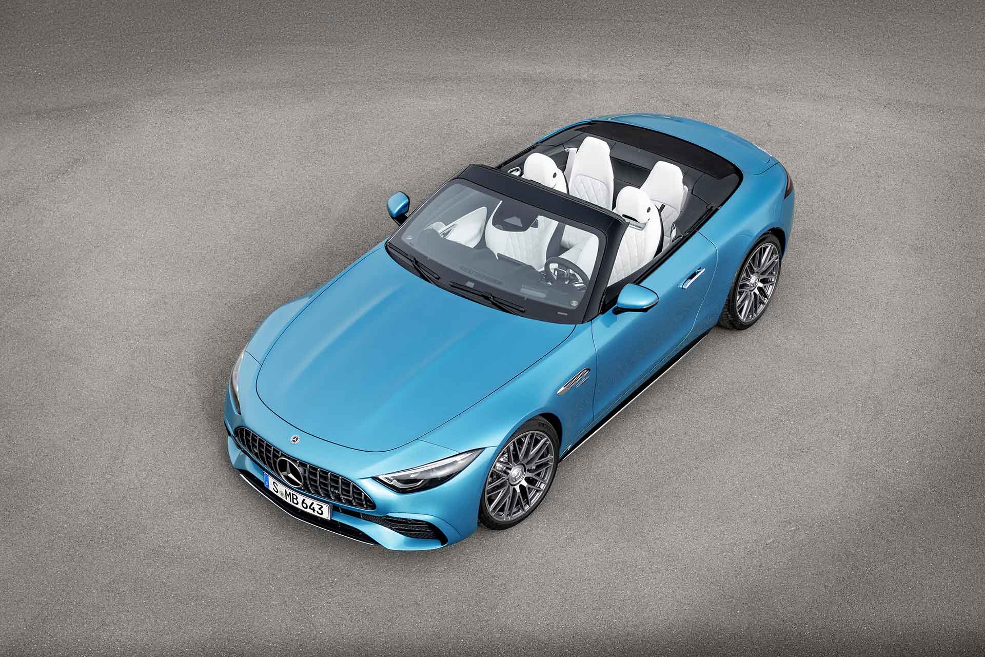正宗「運動輕量」跑車！Mercedes-AMG 追加 SL 43 入門車型