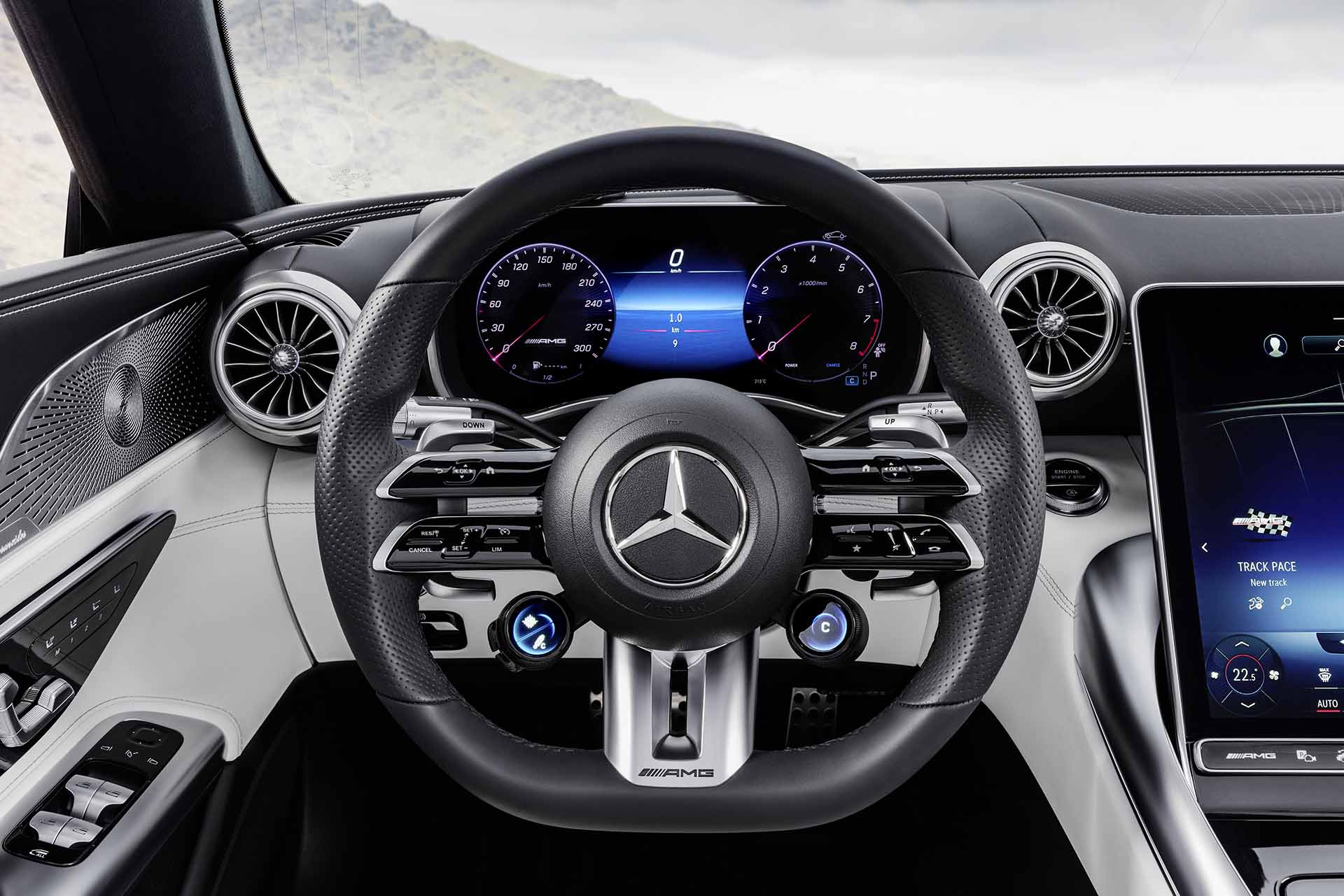 正宗「運動輕量」跑車！Mercedes-AMG 追加 SL 43 入門車型
