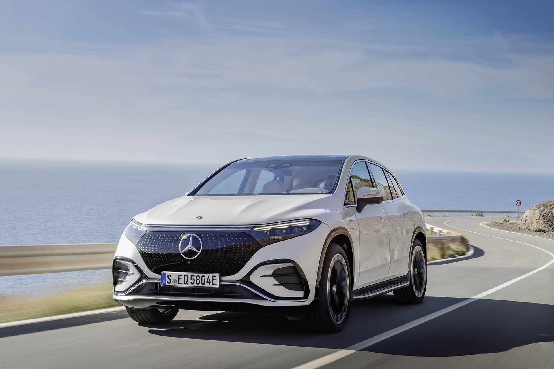 Mercedes-EQ EQS SUV-3