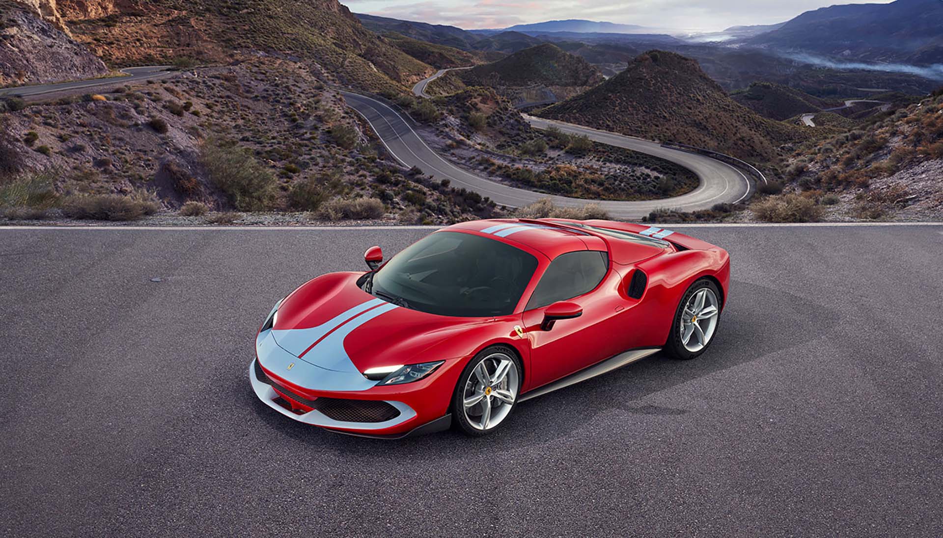 14 秒上身失蹤？Ferrari 敞篷超跑 296 GTS 現身，830 PS 最大馬力請準備好護頸！