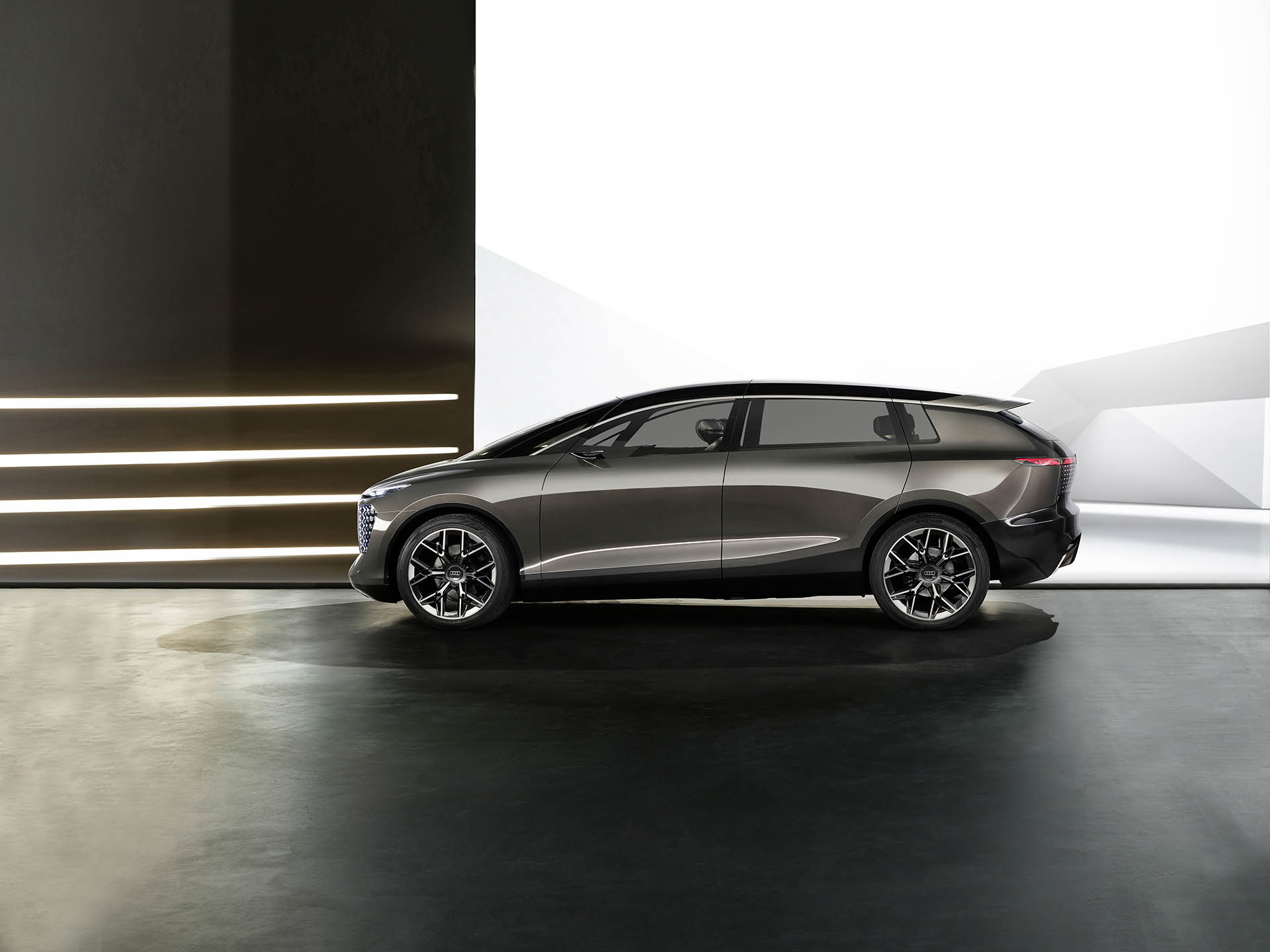 四環 sphere 系列最終章，Audi urbansphere concept 正豪華移動包廂登場！