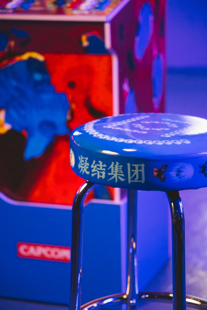 擺在家超級邱！ CLOT x ARCADE1UP 《快打旋風 II》Big Blue 限量版復古家用街機登場，服飾一應俱全！