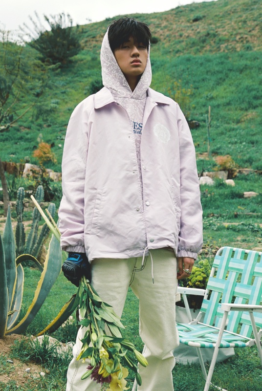 88rising 人氣女昤 NIKI 正爆演繹！ GUESS ORIGINALS 2022 春季系列全新登台