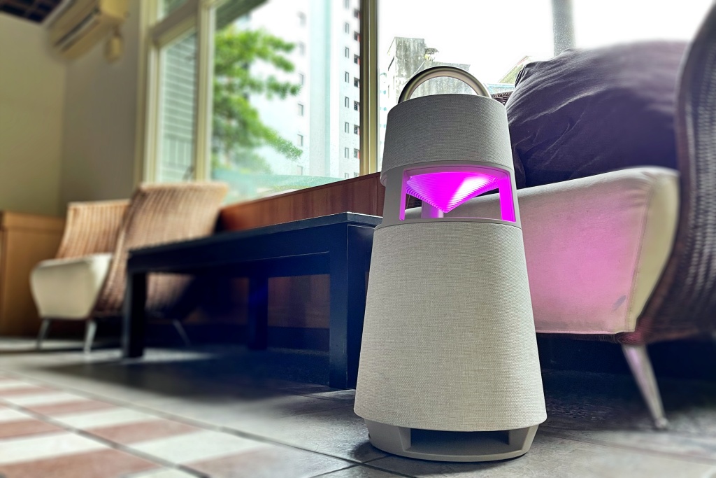 3C潮好玩｜LG XBOOM 360 全景聲藍牙喇叭開箱！360 度環繞音場、情境氣氛燈、 DJ 刷碟模式，隨時開趴沒問題！