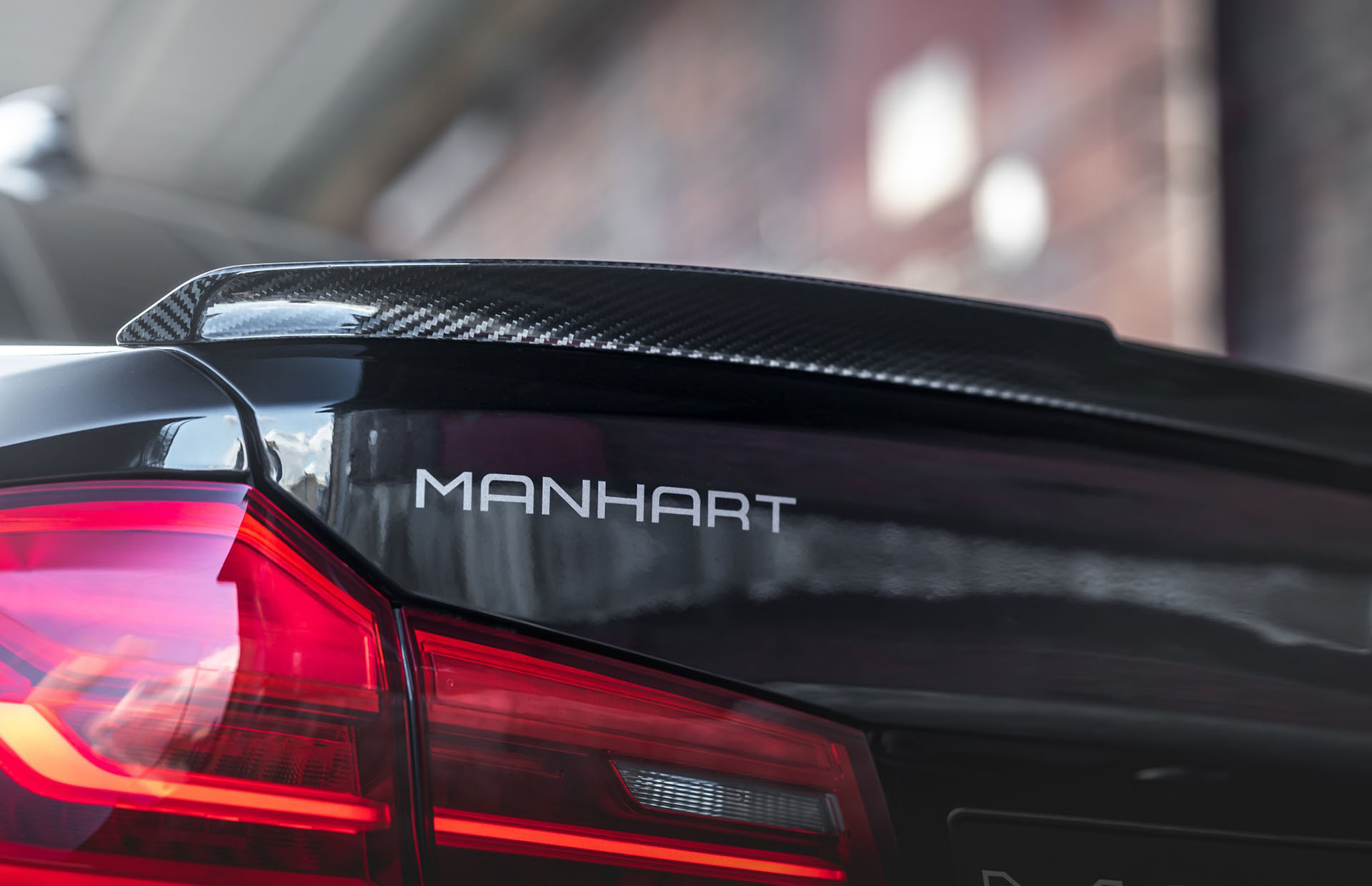 誰說一定要黑金？Manhart MH5 800 BLACK EDITION 素黑式樣低調的很！