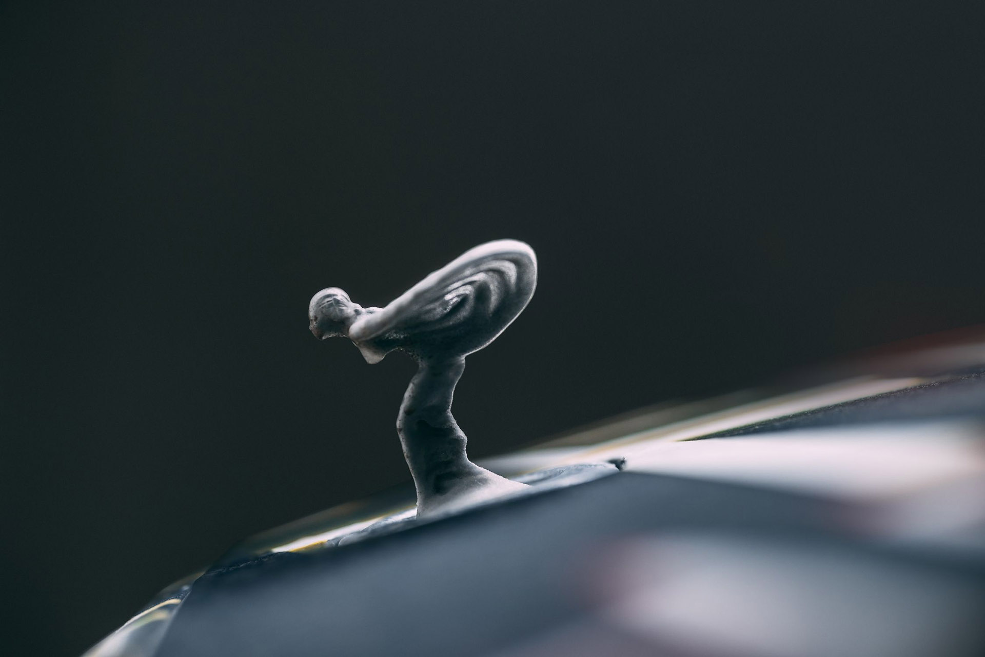 Rolls-Royce Spectre 雪地測試中，閃靈新作預約 2023 現形！