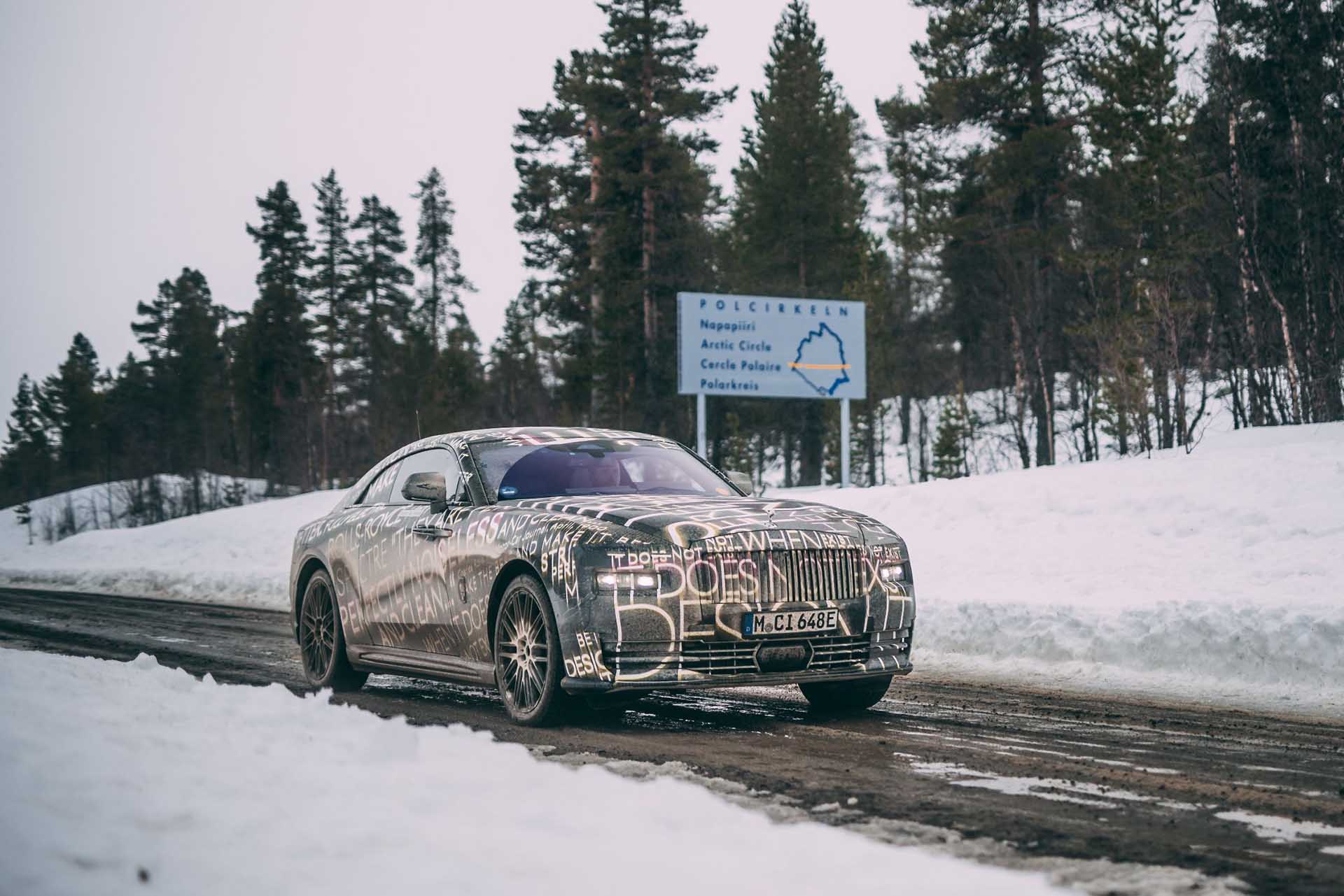 Rolls-Royce Spectre 雪地測試中，閃靈新作預約 2023 現形！