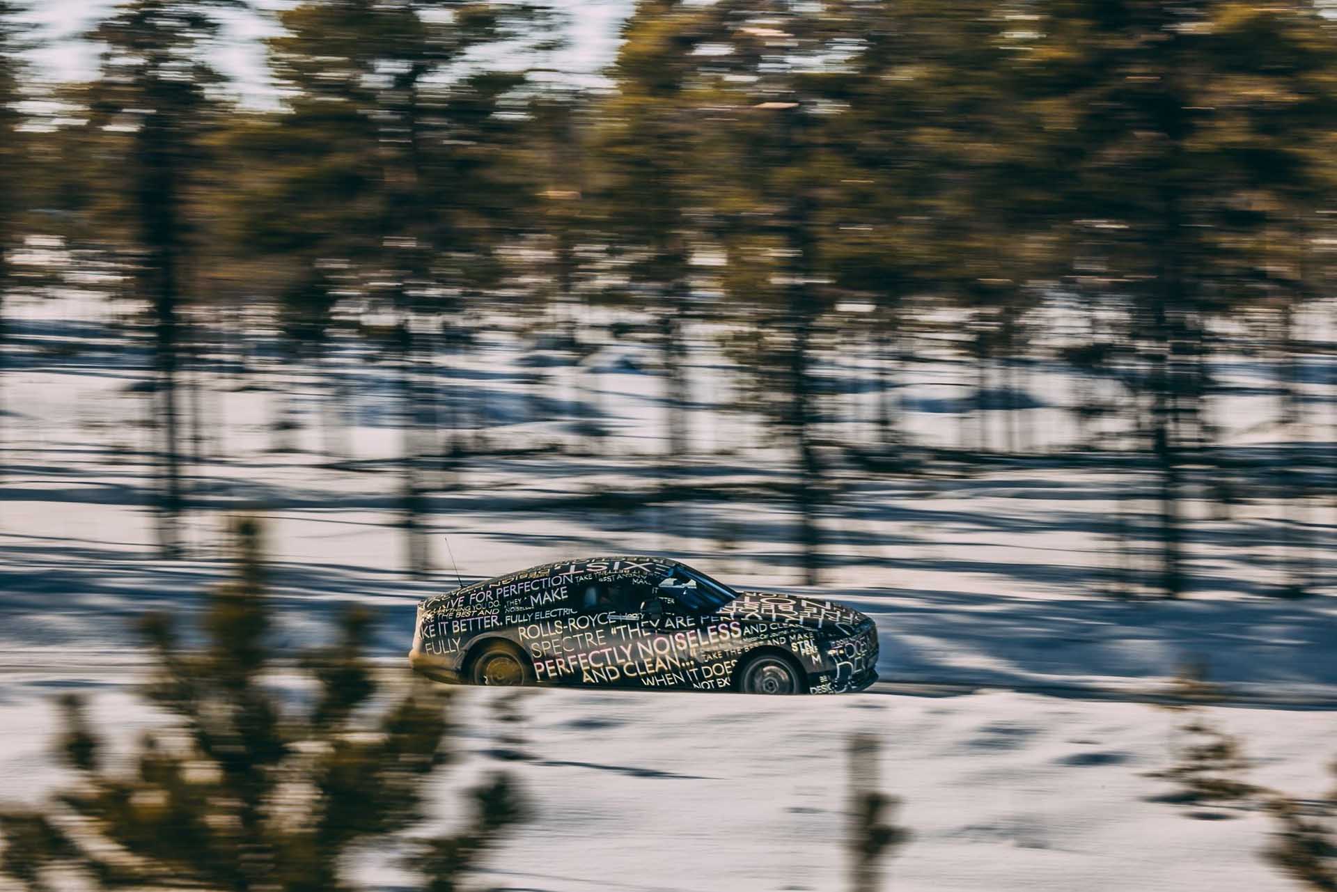 Rolls-Royce Spectre 雪地測試中，閃靈新作預約 2023 現形！