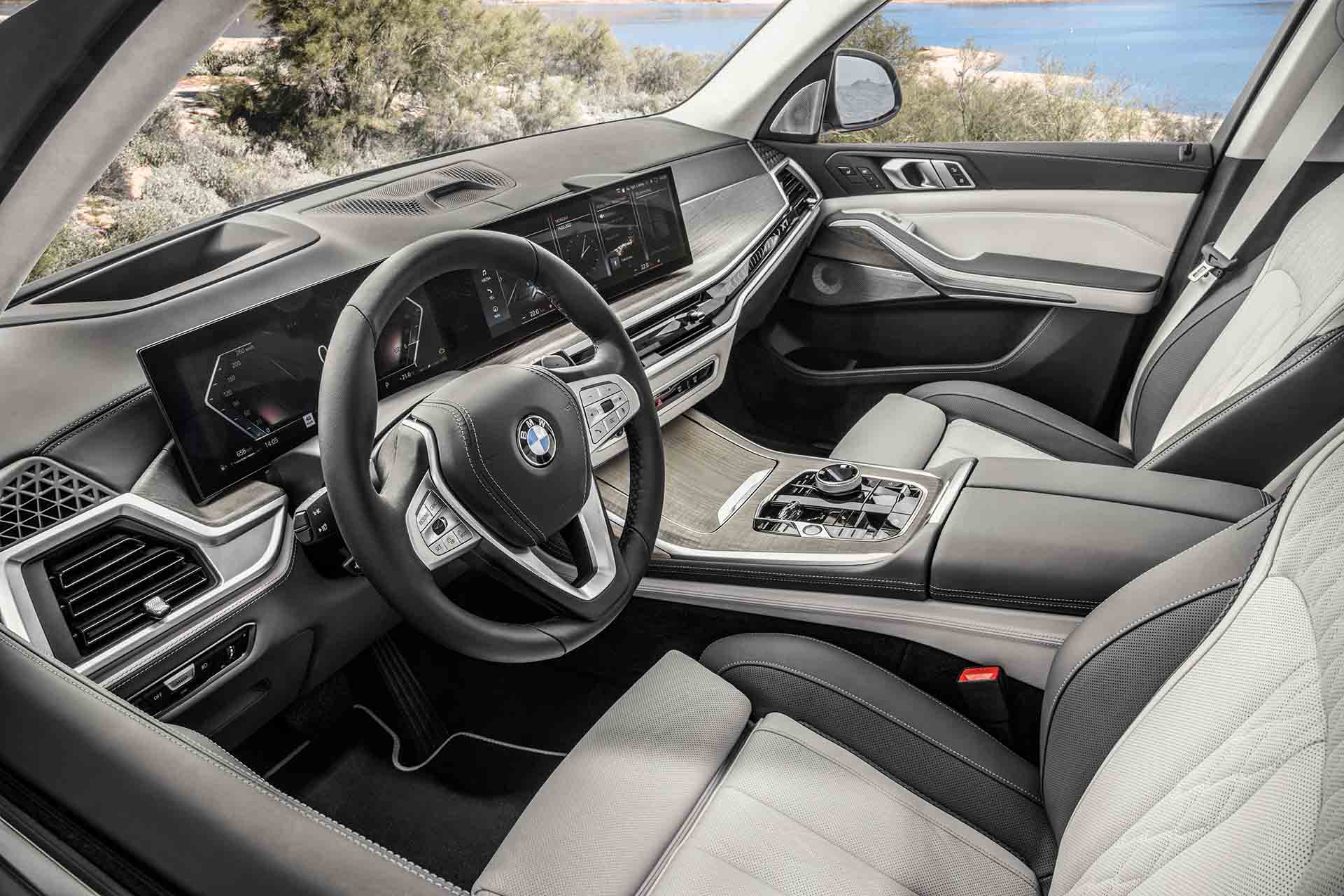 其實 ... 還挺帥的！BMW 發佈 X7 小改款更新、分離式頭燈好搶鏡！