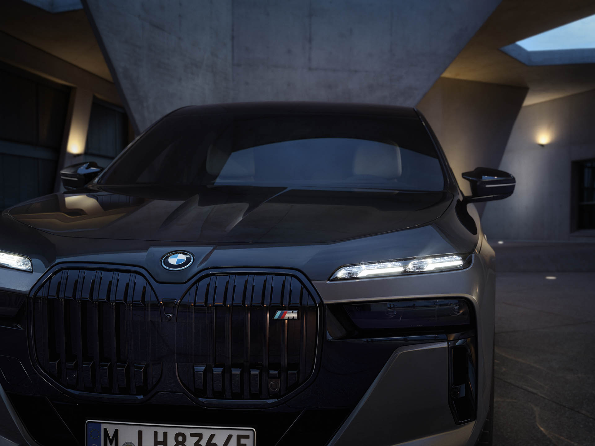 BMW 新一代 7-Series 和 i7 同步登場，內建 8K 劇院螢幕太霸氣！