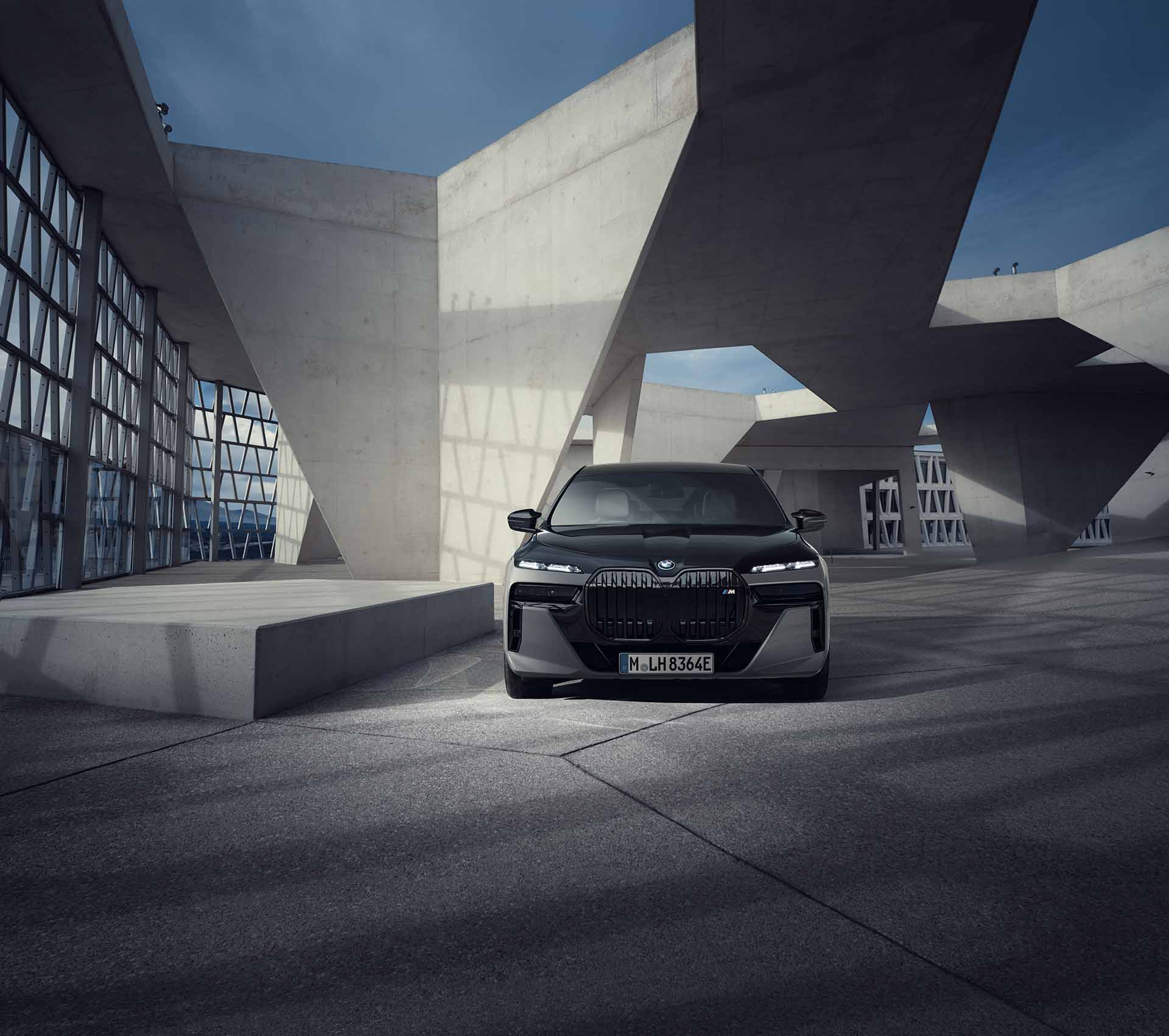 BMW 新一代 7-Series 和 i7 同步登場，內建 8K 劇院螢幕太霸氣！