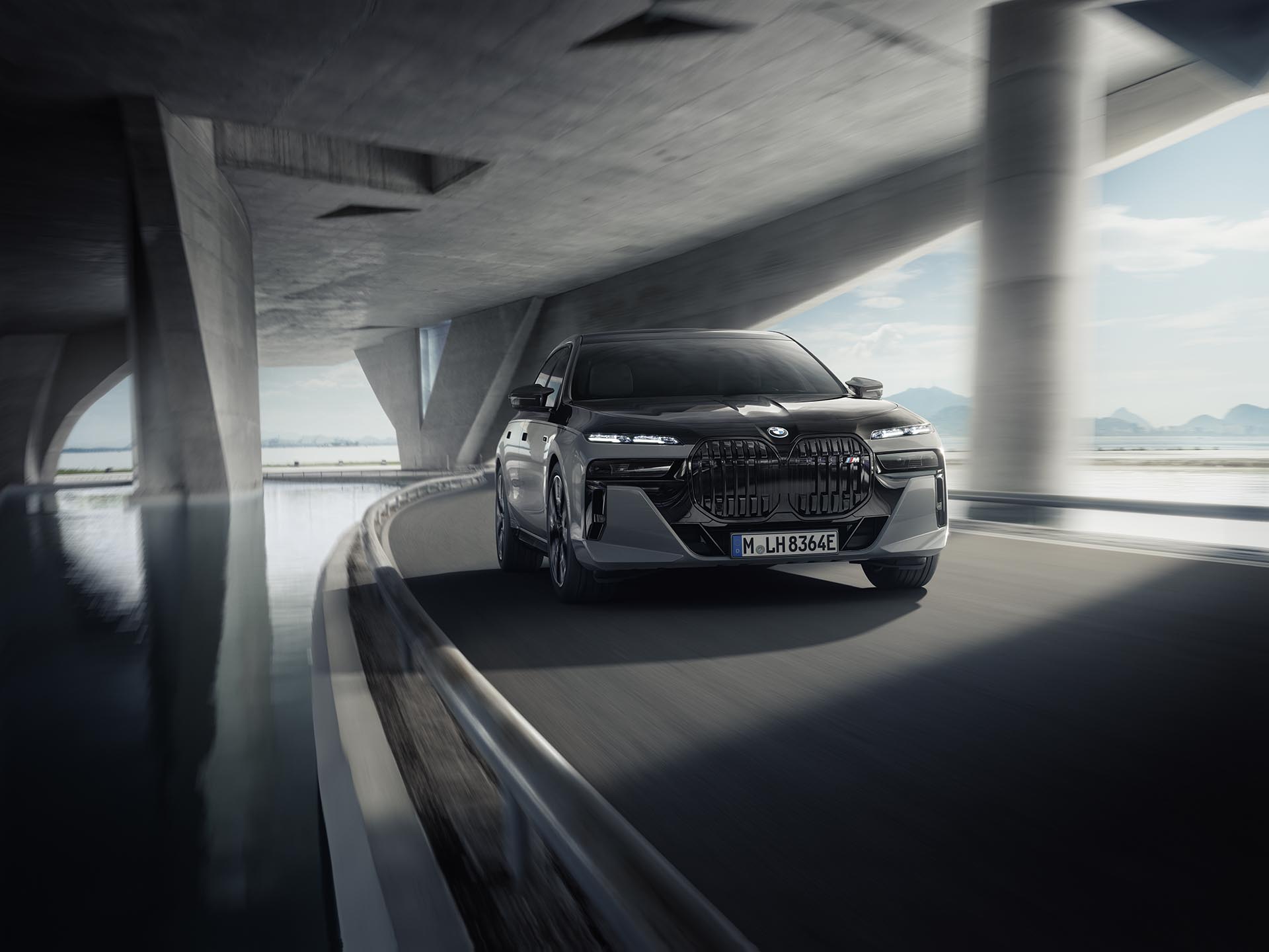 BMW 新一代 7-Series 和 i7 同步登場，內建 8K 劇院螢幕太霸氣！