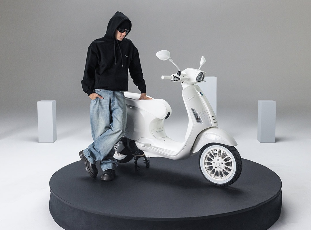 潔白而熾烈！Justin Bieber x Vespa 偉士牌聯名特仕車款火熱揭曉！