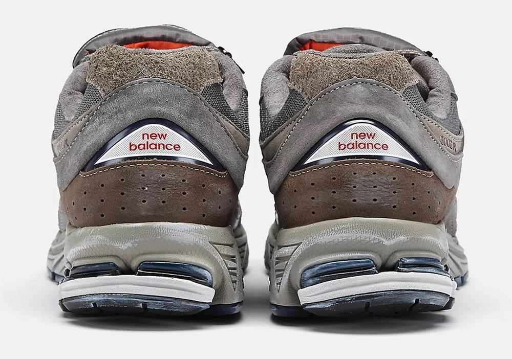 仿舊細節與機能感更強烈！全新 New Balance 2002R「收納袋版」在台突襲發售