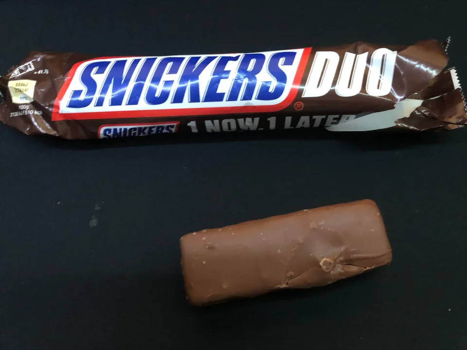 SNICKERS巧克力的紋路成為網路迷因