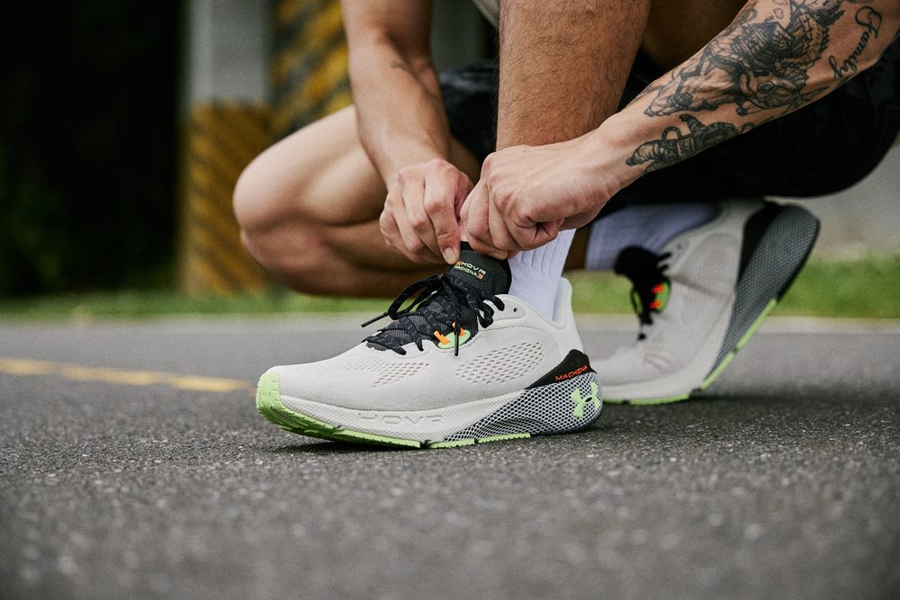 碰上跑步「撞牆期」 總是想放棄？UA 全新 Destroy All Miles 跑步系列助你突破自我，享受目標達成後的快感！