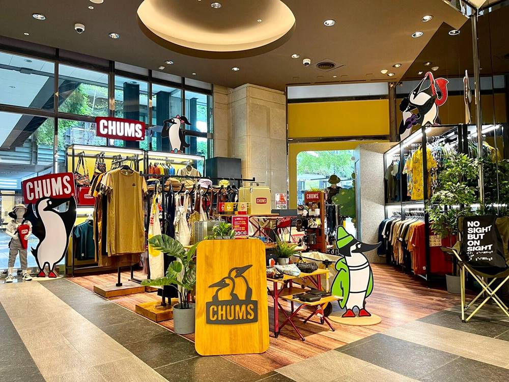 露營迷趕快去逛！戶外品牌 CHUMS 快閃店正式進駐新光三越 A11，多樣商品全面限時優惠！