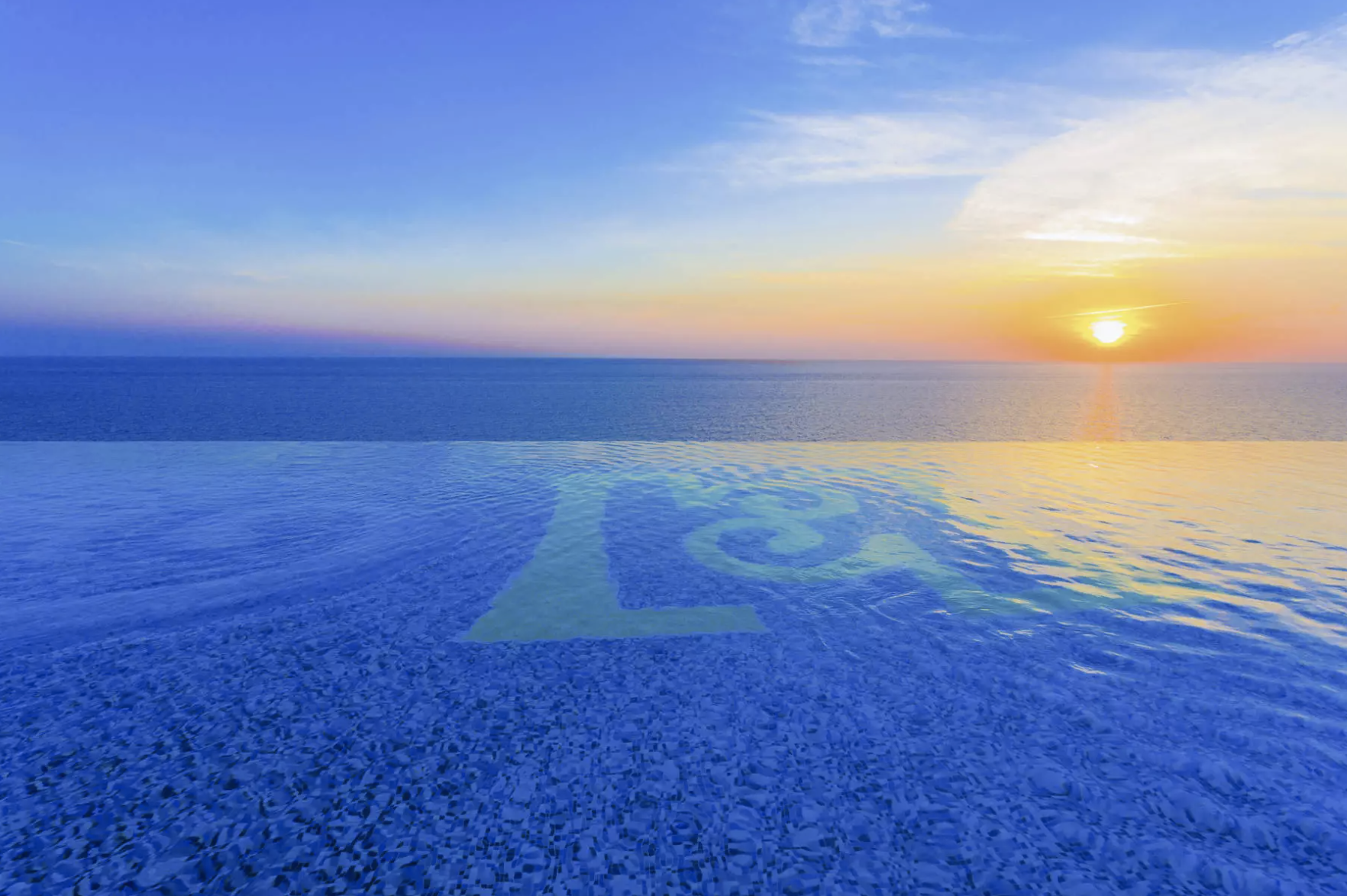 帶女友住這間就對了！超夯「無邊際泳池」IG 狂洗版：港口海天一線、山林迷霧湖景、連通免稅店超好買