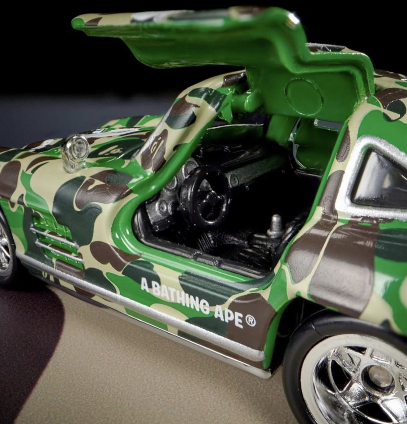這是你要的吧？BAPE x Hot Wheels 推 1:64 限量模型車，細節滿點猿人迷必敗！
