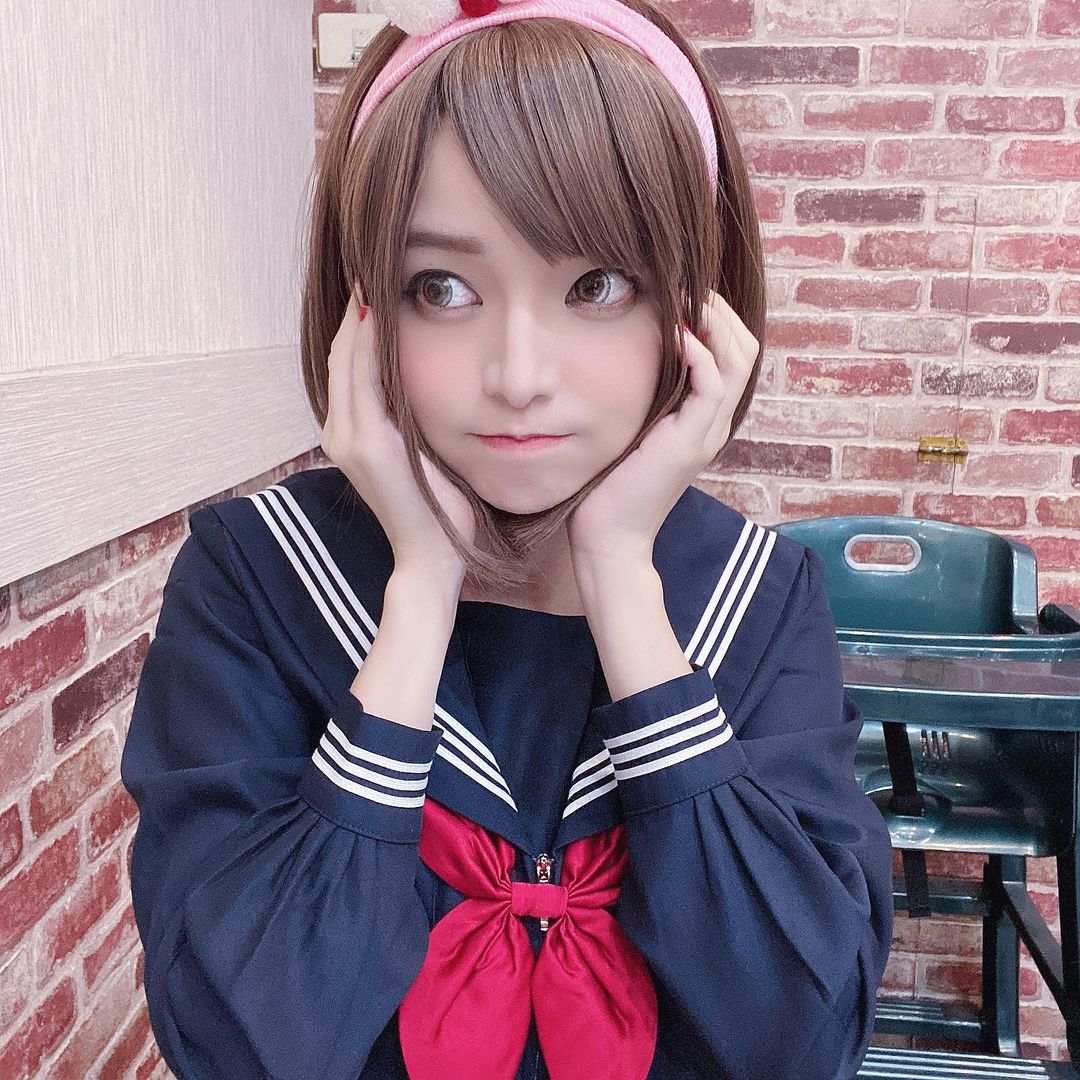 不可以色色！郭鬼鬼發起「奶奶挑戰」超軟 Q 絕技小頭壓大頭　畫風一秒變情色