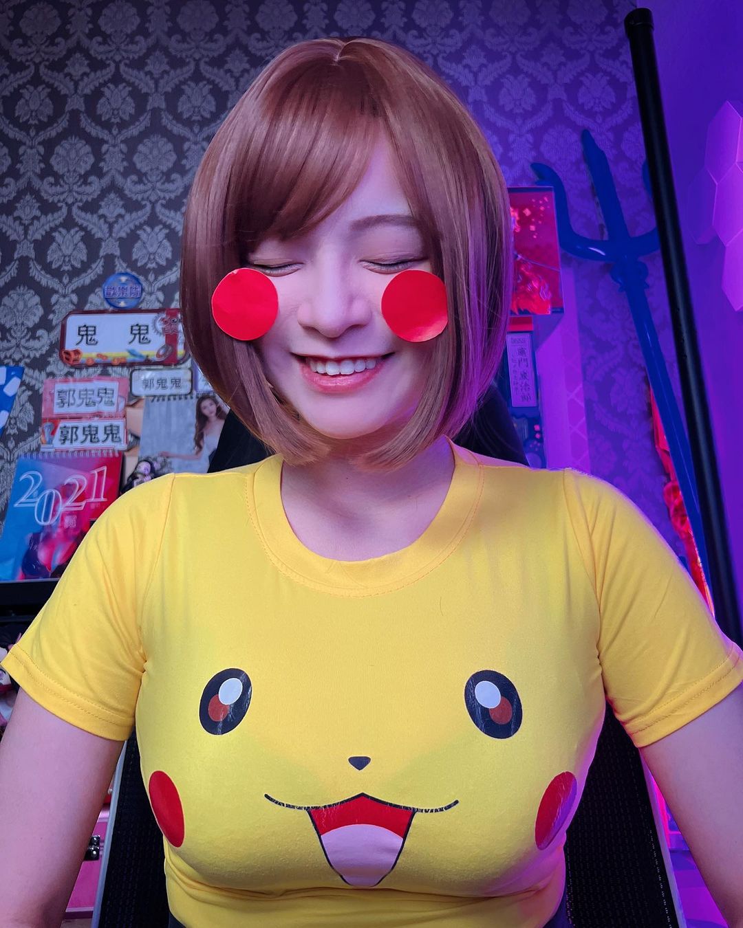 不可以色色！郭鬼鬼發起「奶奶挑戰」超軟 Q 絕技小頭壓大頭　畫風一秒變情色