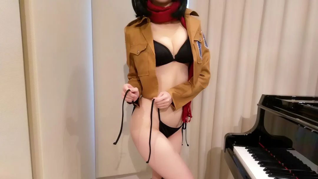 鋼琴女神小 P 又有最新力作！這次換「黑蕾絲小褲褲」上陣　3分鐘影片無限循環