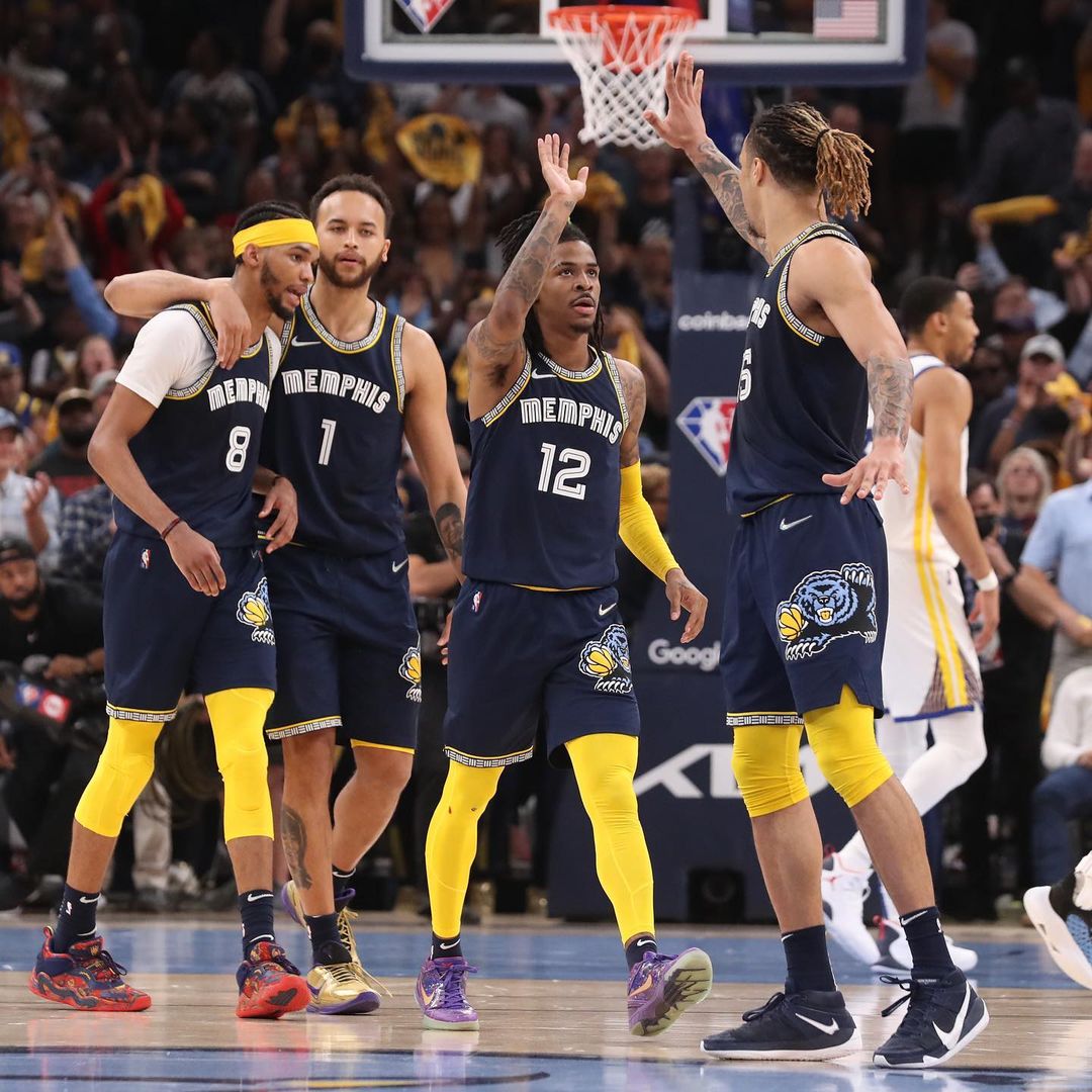 穿假鞋還狂砍 47 分？Ja Morant 勇士之戰 G2 疑似誤穿仿冒 Kobe 4，原來這「幾點」細節不一樣！