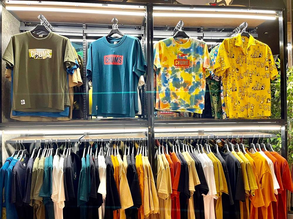 露營迷趕快去逛！戶外品牌 CHUMS 快閃店正式進駐新光三越 A11，多樣商品全面限時優惠！
