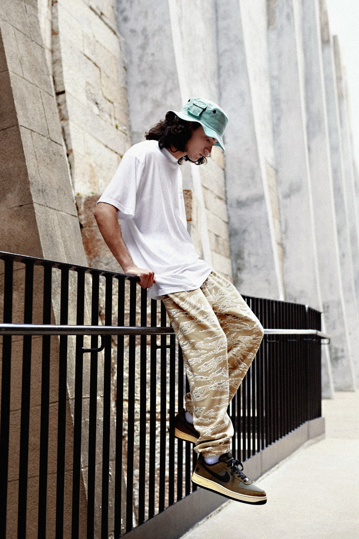 Air Force 1 愛好者必學！3 種用來表達自我的 AF1 2022 球鞋穿搭風格推薦