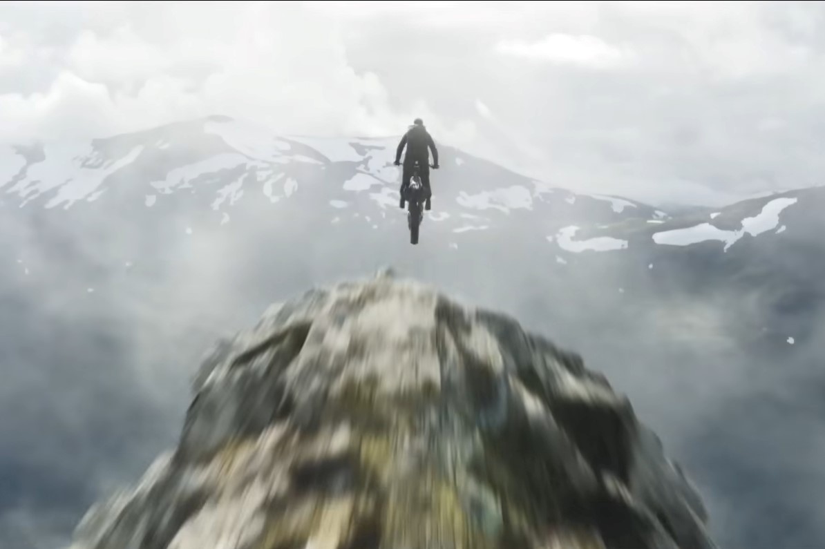 攀登高樓、飛戰鬥機樣樣難不倒他！盤點湯姆克魯斯Tom Cruise親自上陣的 5 部經典作品