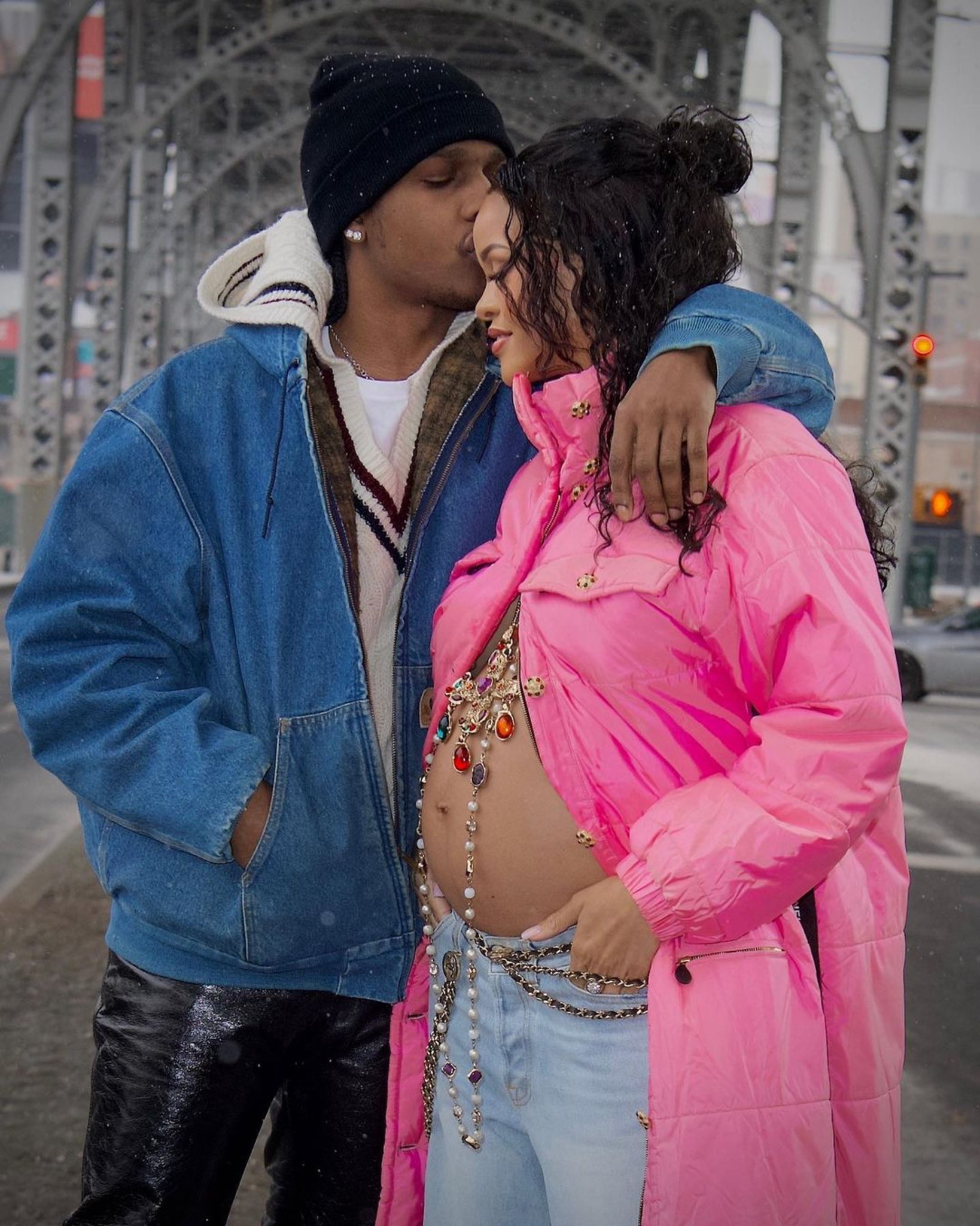 蕾哈娜去年認愛饒舌歌手 A$AP Rocky ，今年驚喜宣布懷孕。（圖：蕾哈娜 IG ）