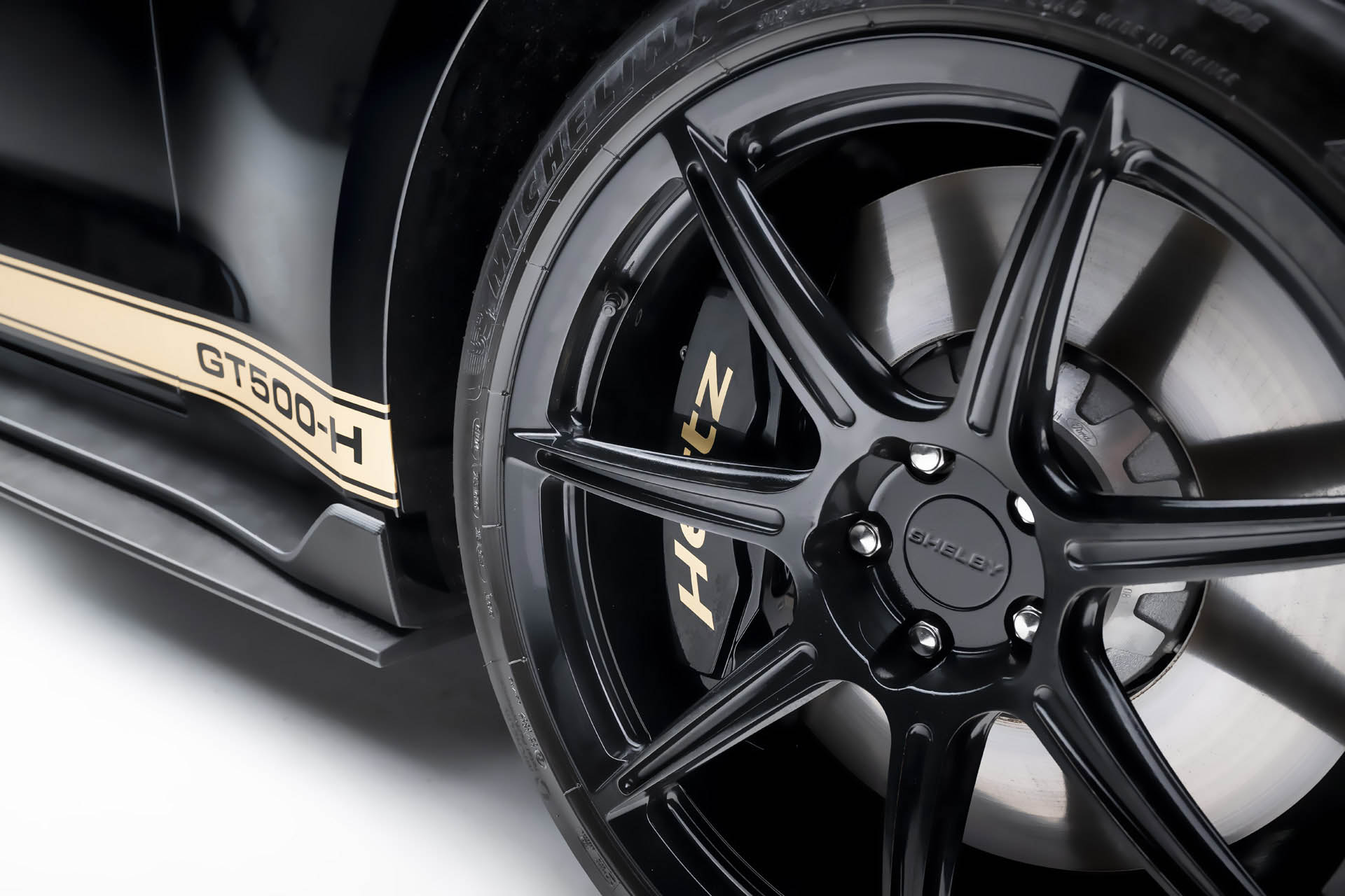 連假出遊想租超跑？不妨來部 Ford Mustang Shelby GT500-H 吧！