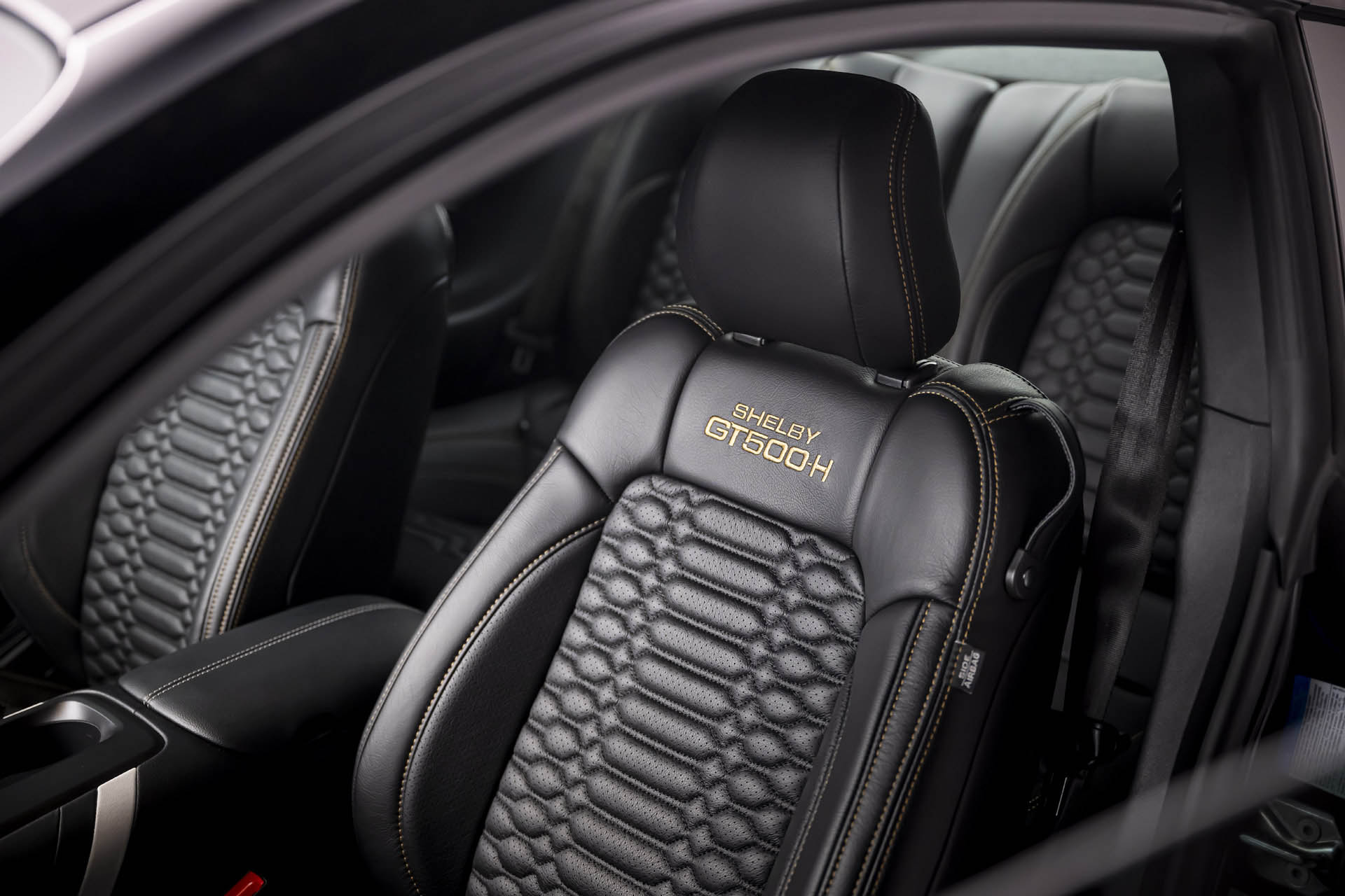 連假出遊想租超跑？不妨來部 Ford Mustang Shelby GT500-H 吧！