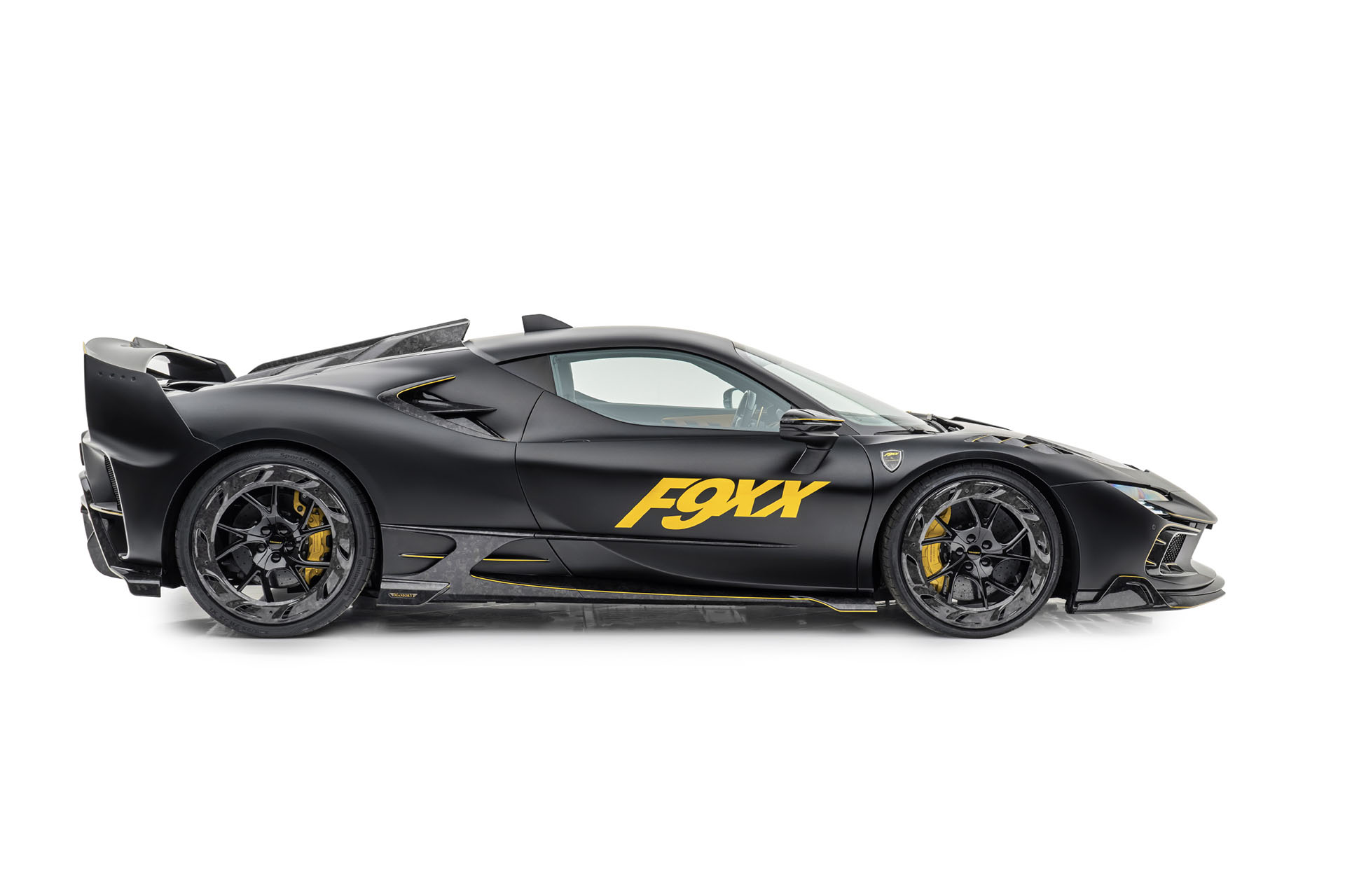 Mansory “F9XX” 新作推出，滿滿「鍛碳」就算了、動力輸出可兇咧！