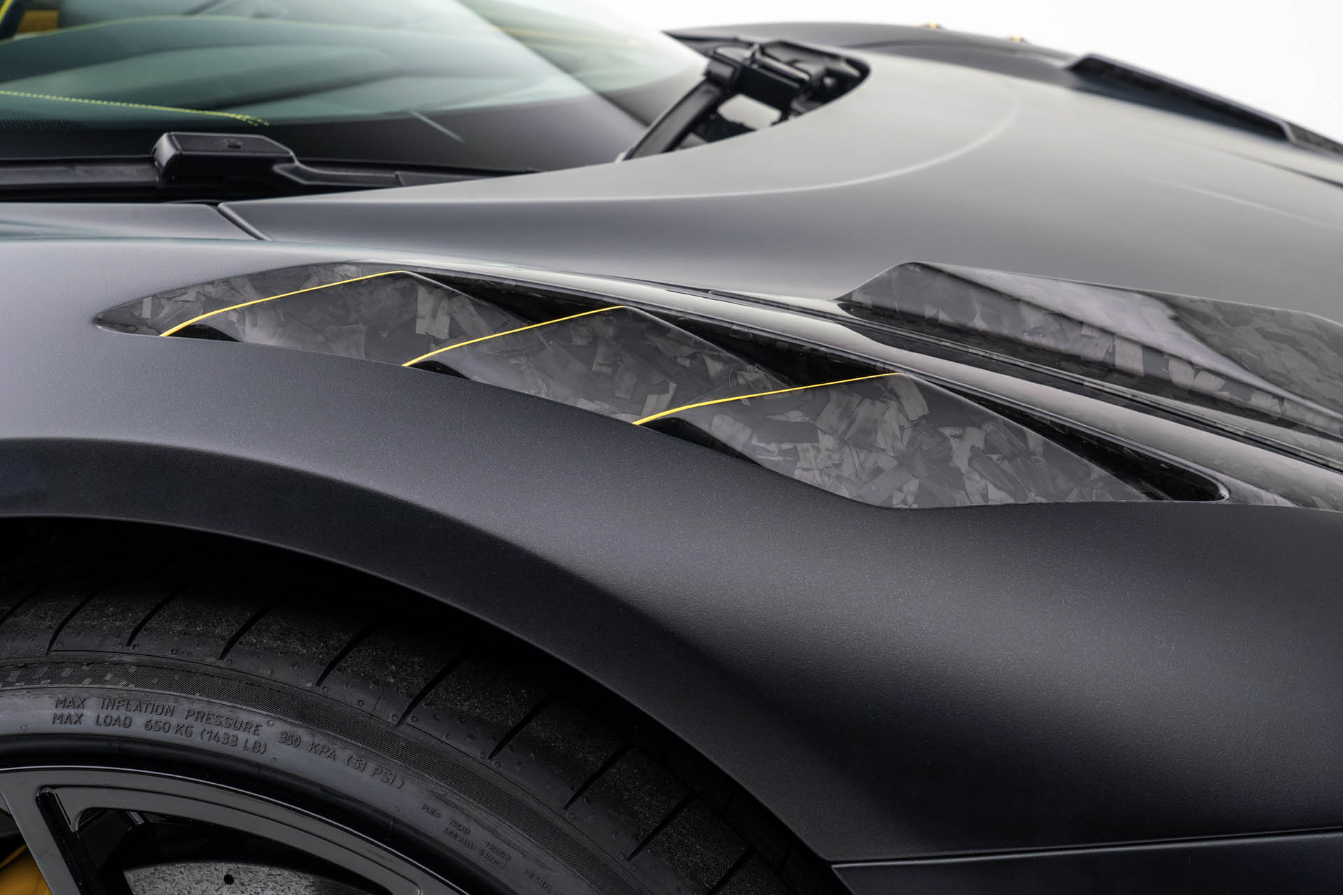 Mansory F9XX Ferrari SF90-1
