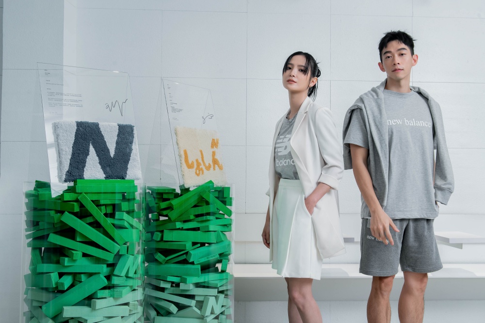 與 IU 間接接觸的機會！ New Balance 2022 「Grey Day」跨界職人特展開催， CAFE!N 聯乘餐飲必吃必拍！