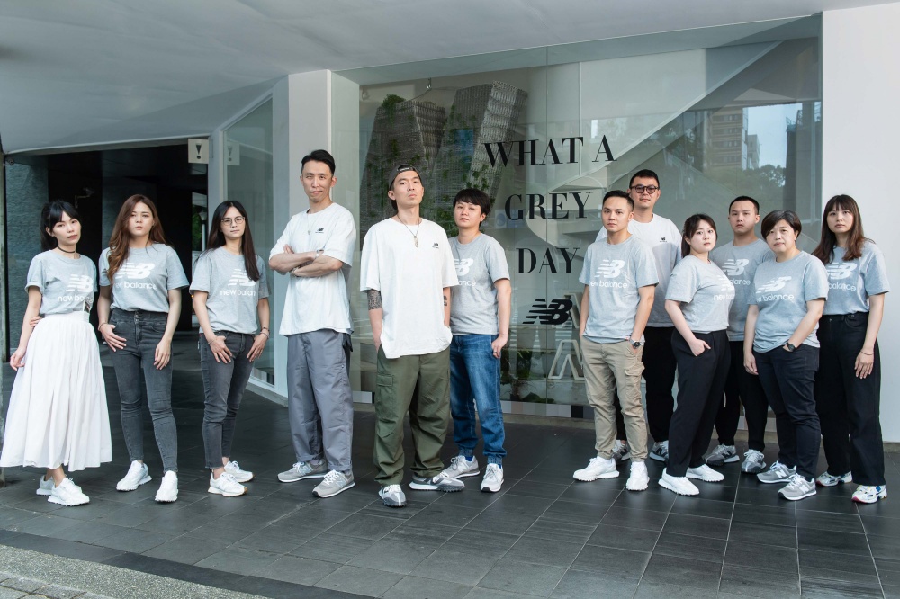 與 IU 間接接觸的機會！ New Balance 2022 「Grey Day」跨界職人特展開催， CAFE!N 聯乘餐飲必吃必拍！