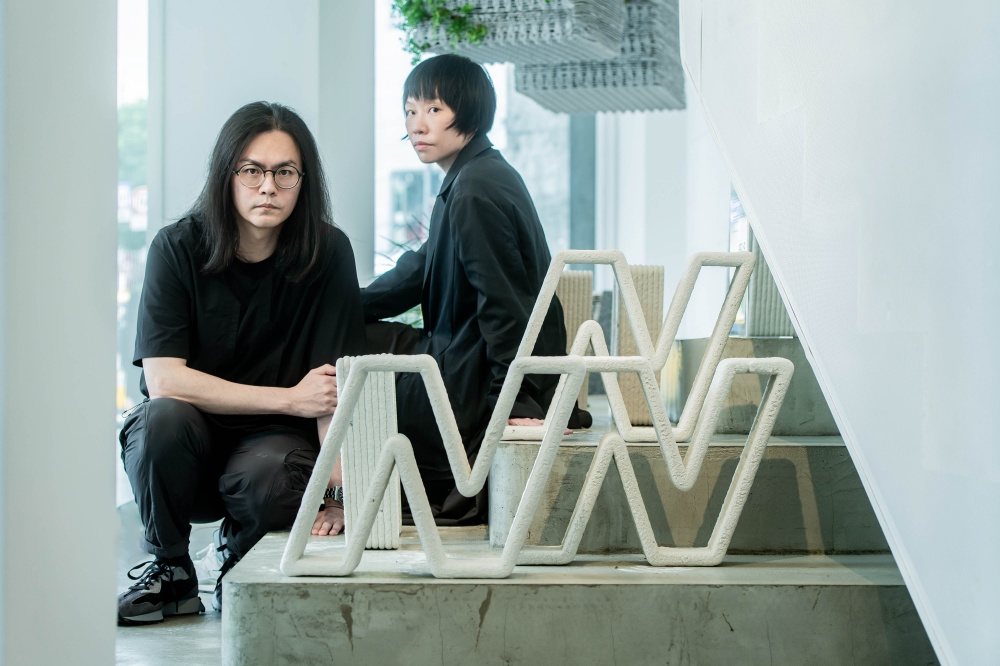 與 IU 間接接觸的機會！ New Balance 2022 「Grey Day」跨界職人特展開催， CAFE!N 聯乘餐飲必吃必拍！