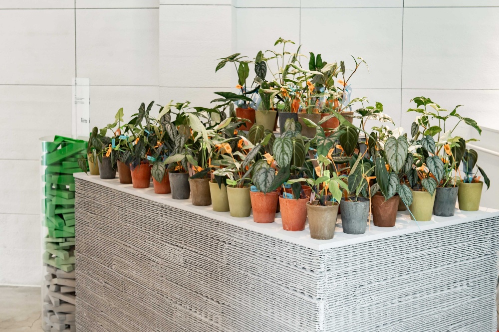 與 IU 間接接觸的機會！ New Balance 2022 「Grey Day」跨界職人特展開催， CAFE!N 聯乘餐飲必吃必拍！