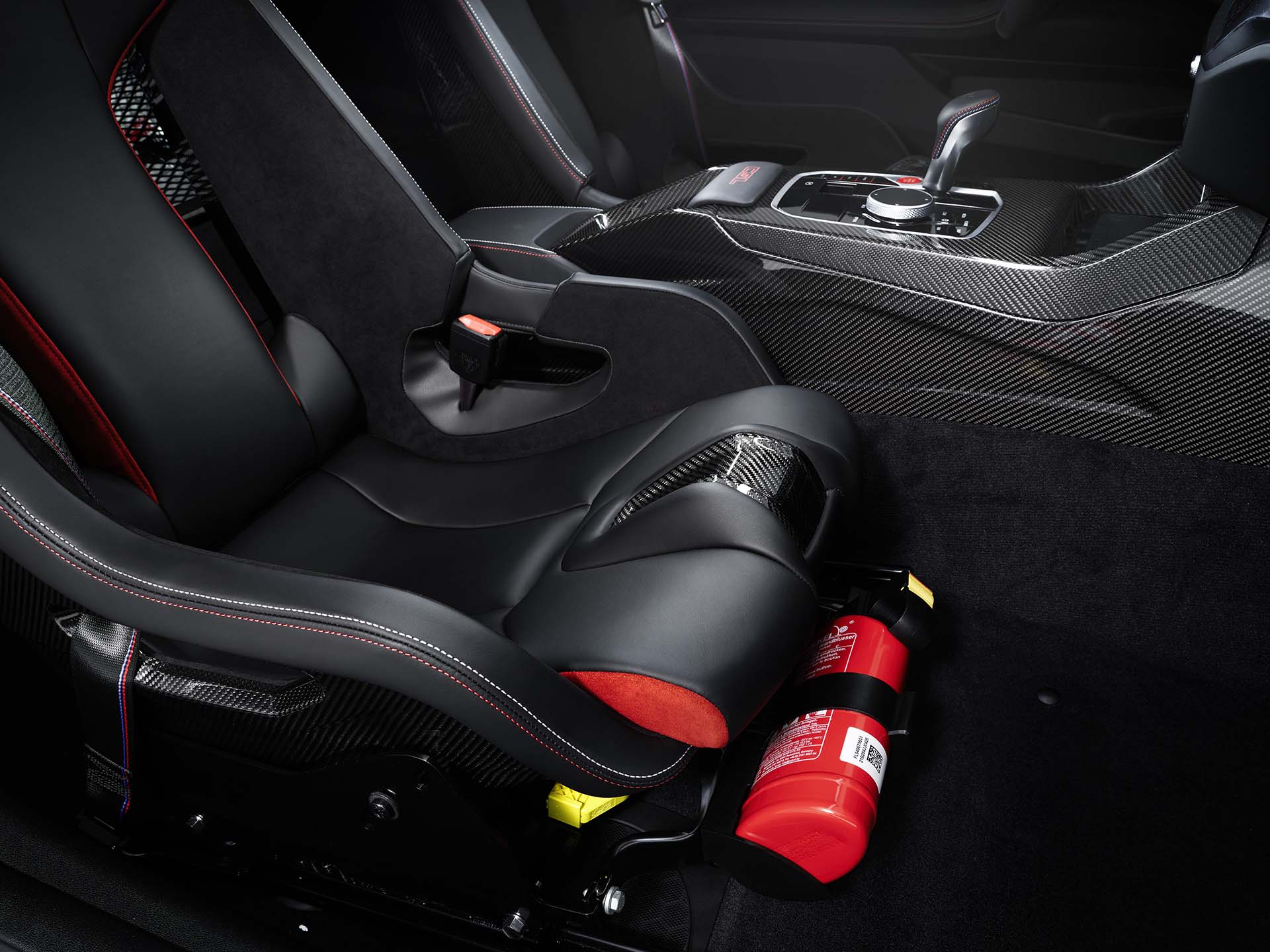 全球限量 1,000 部！BMW 帶來 M4 CSL 輕量化雙門跑車，又是最速寶馬！