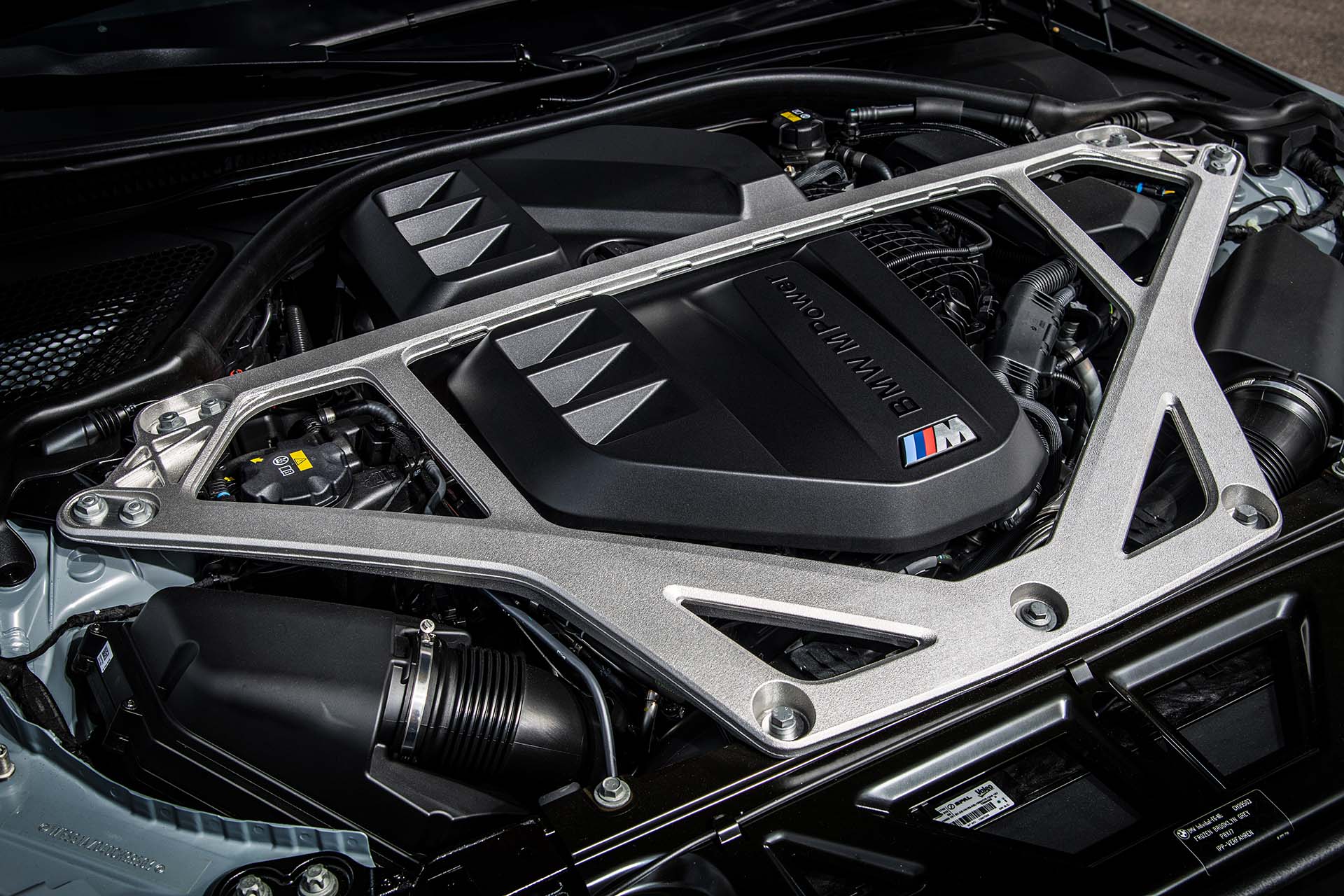 BMW M4 CSL-2