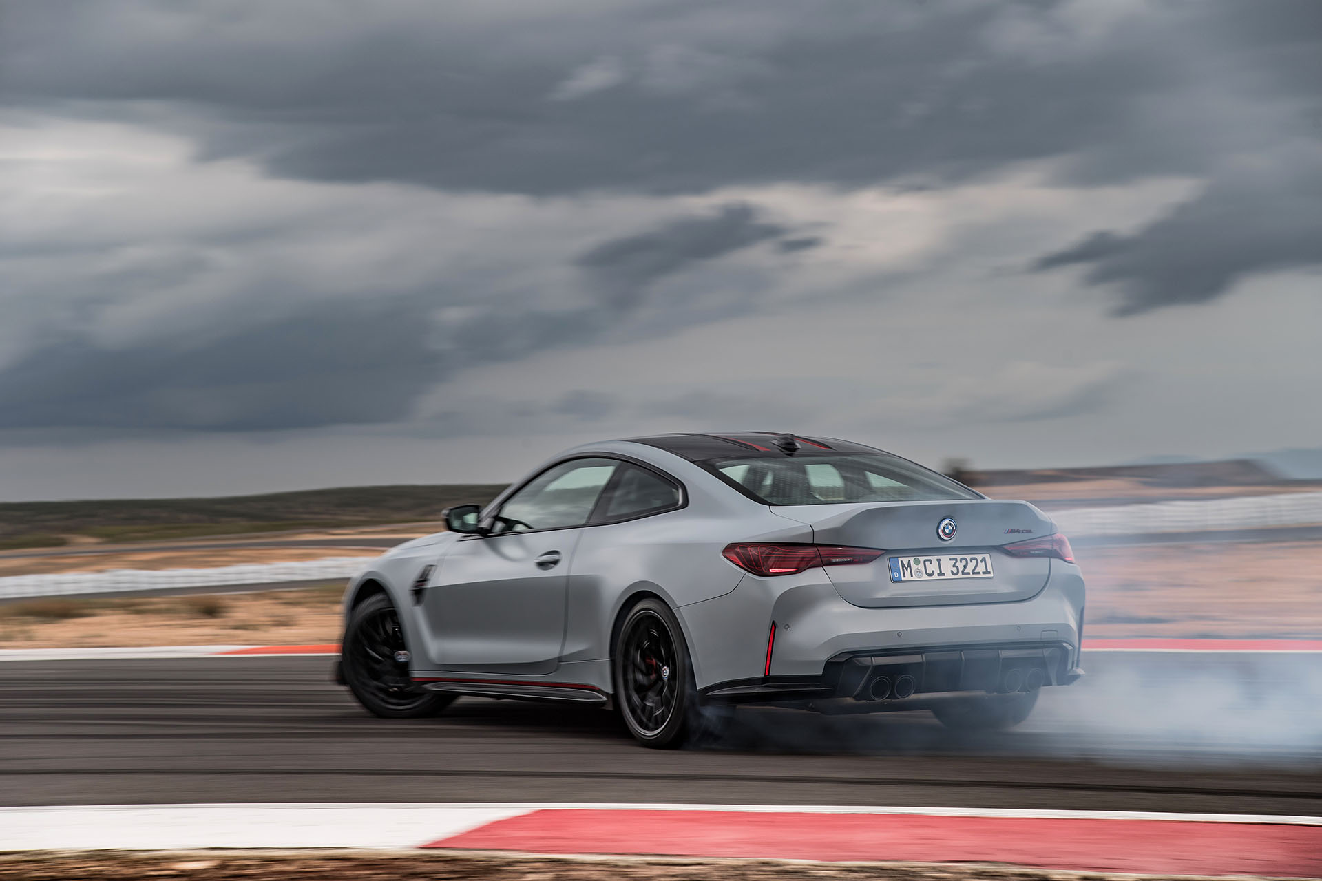 BMW M4 CSL-3
