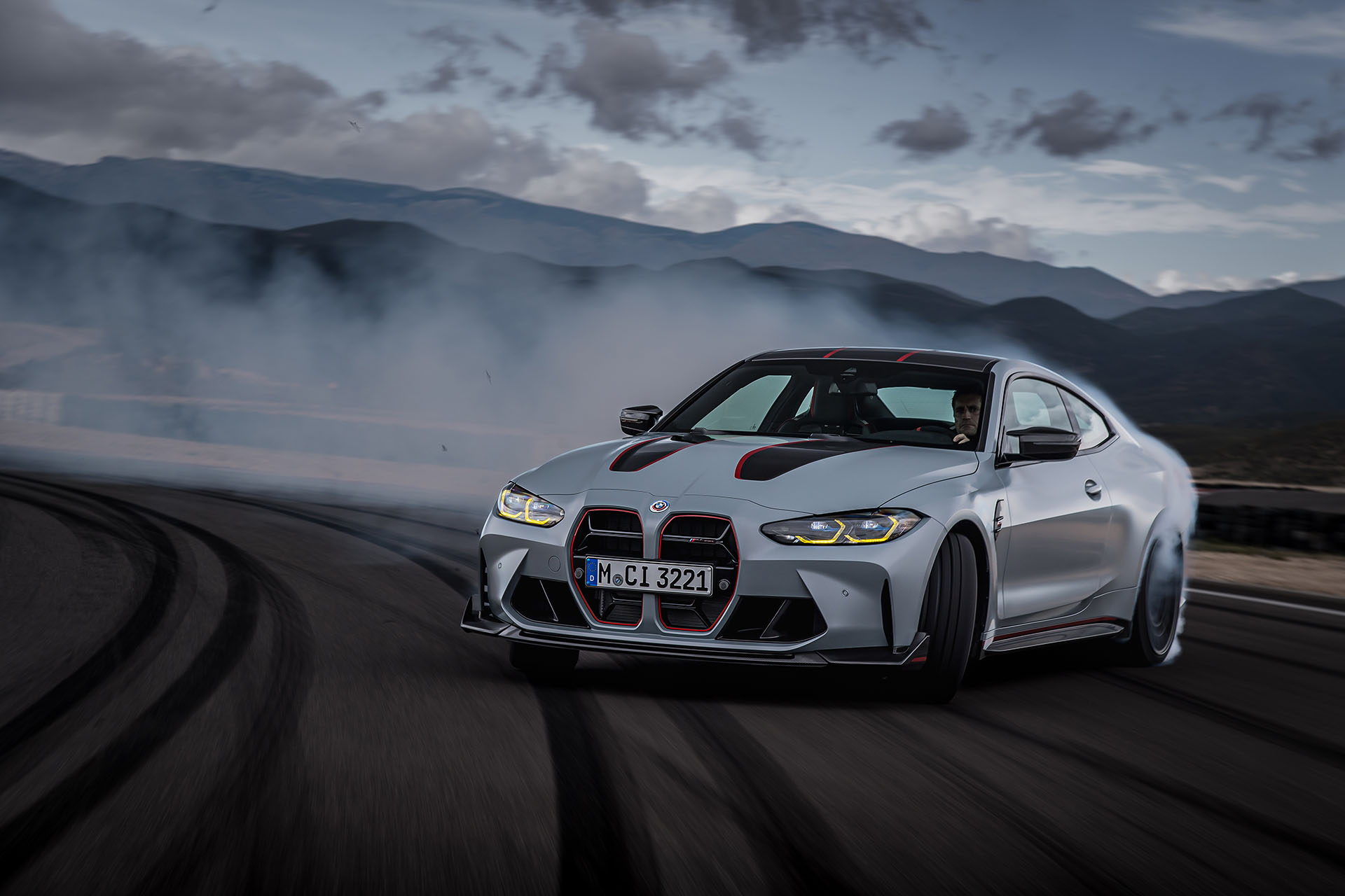 BMW M4 CSL-3