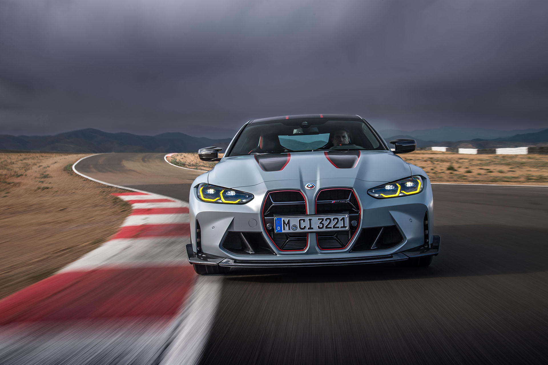 全球限量 1,000 部！BMW 帶來 M4 CSL 輕量化雙門跑車，又是最速寶馬！